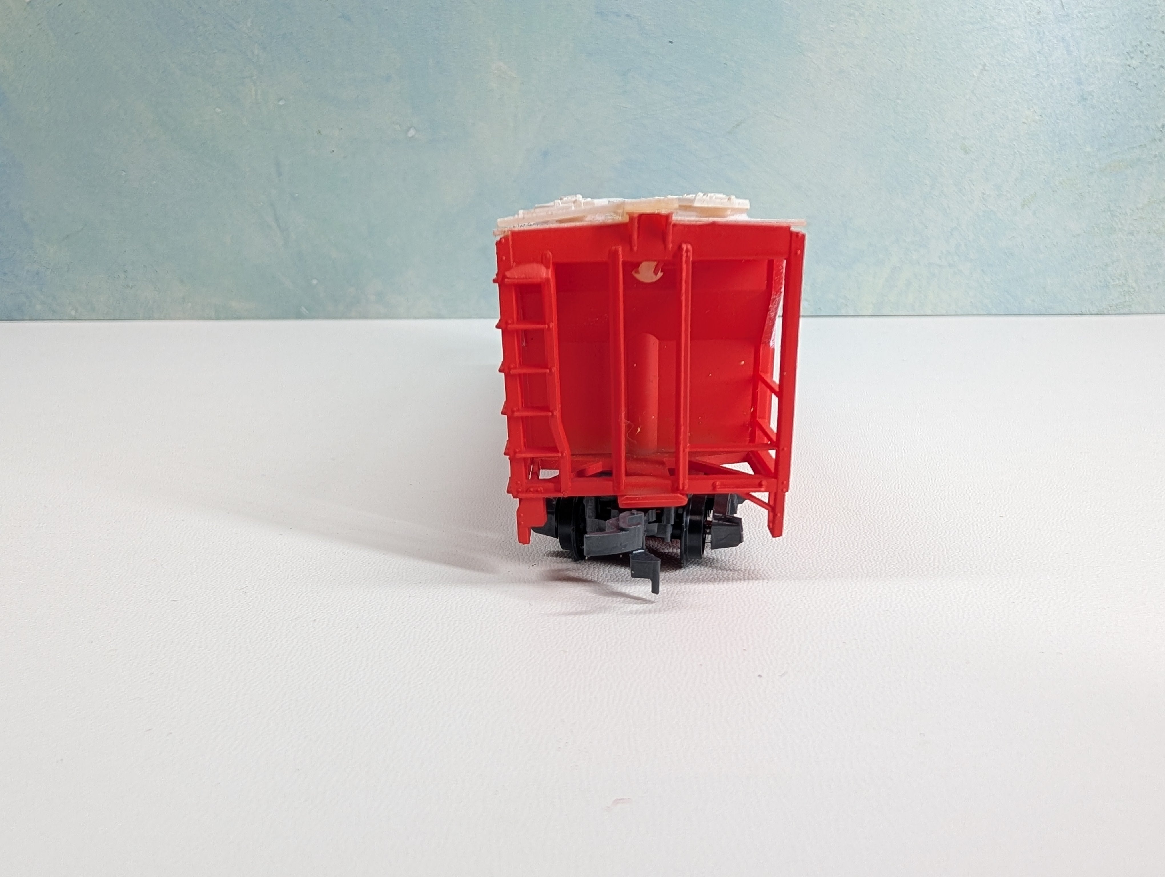 USED HO Scale Covered Hopper Bakelite Plastics UCPX #30021