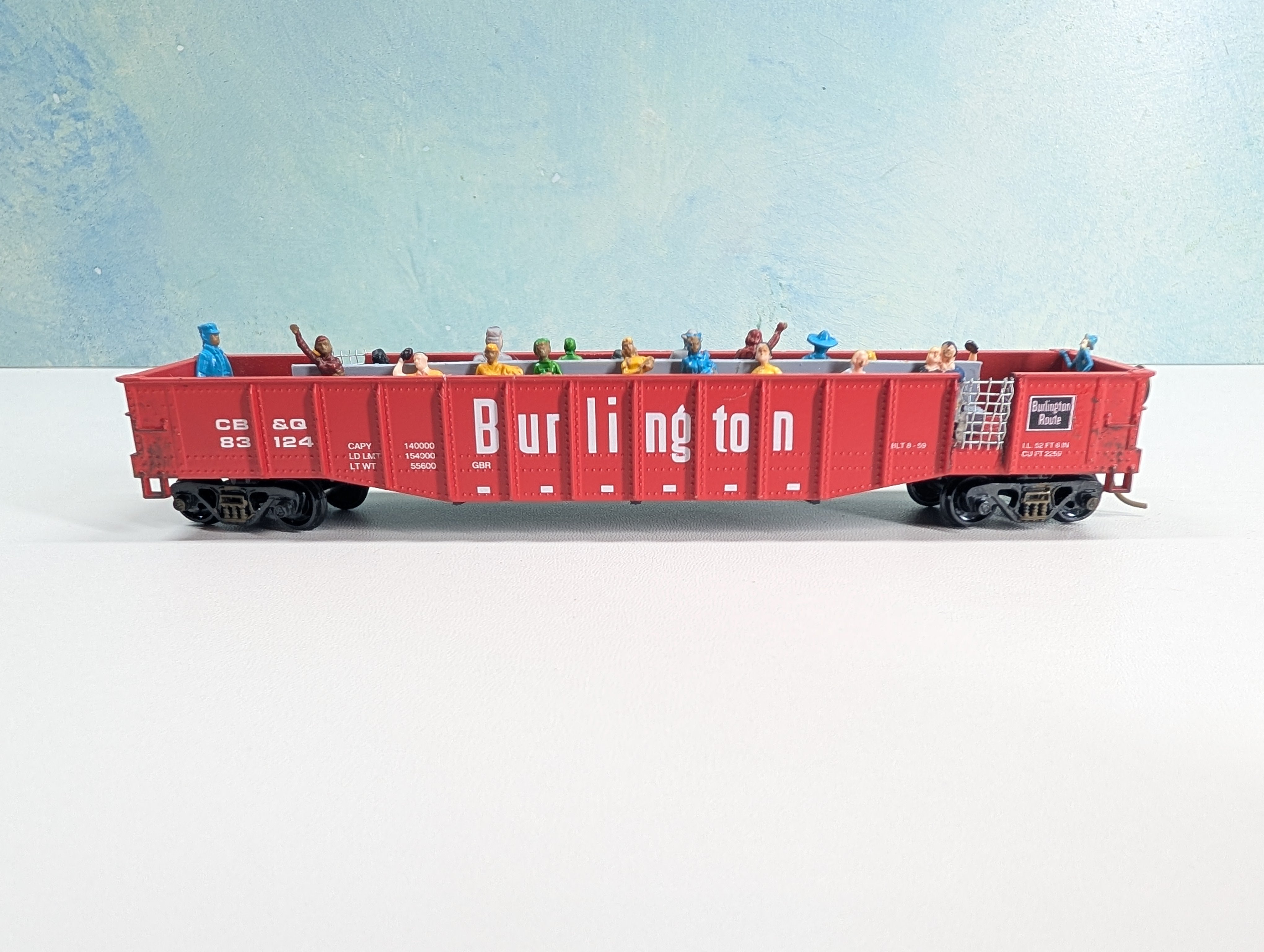 USED Athearn HO Scale Custom 50' Excursion Gondola w/ Passengers Burlington CB&Q #83124