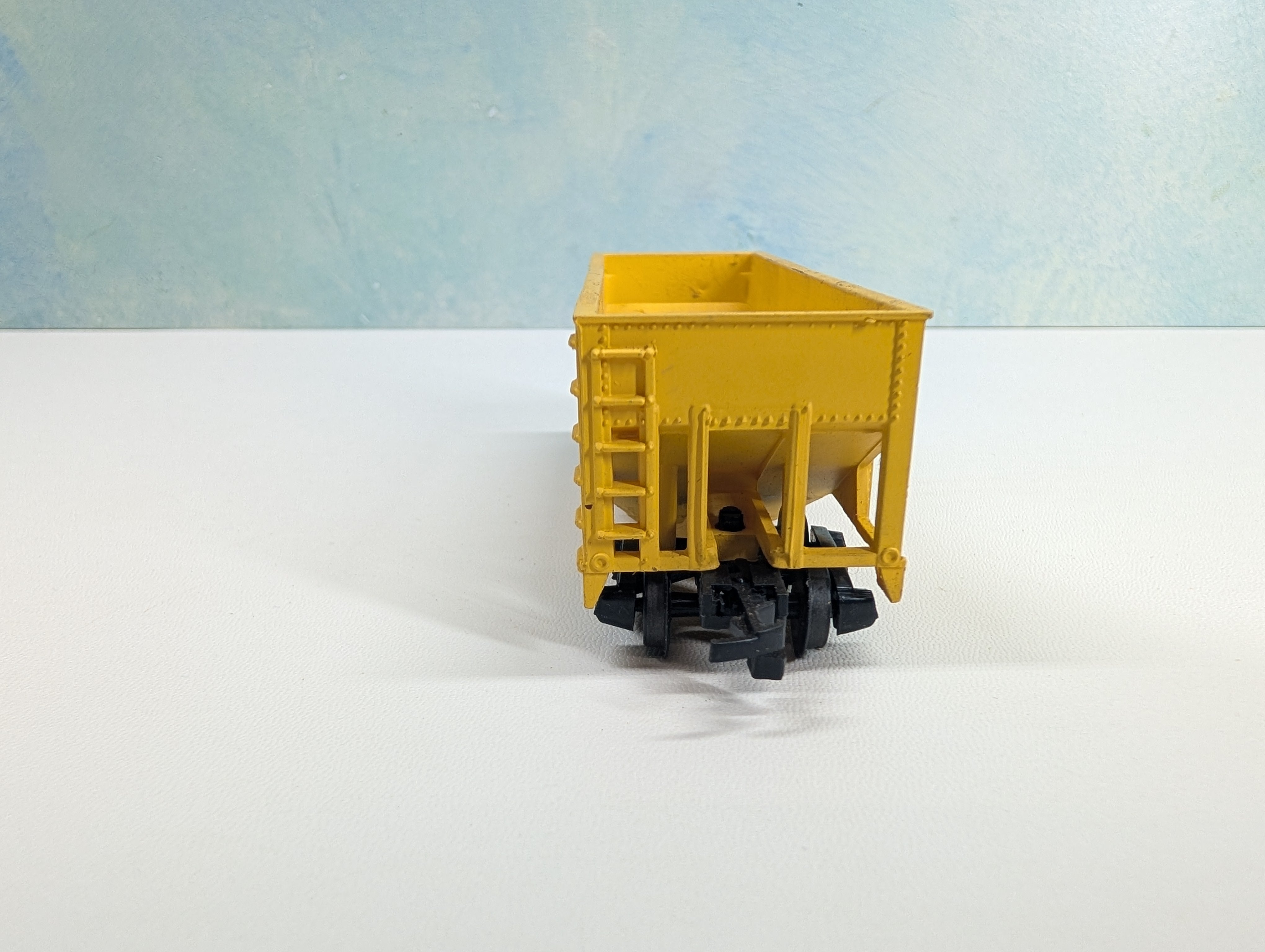 USED HO Scale 2 Bay Hopper Green Bay & Western GBW #412