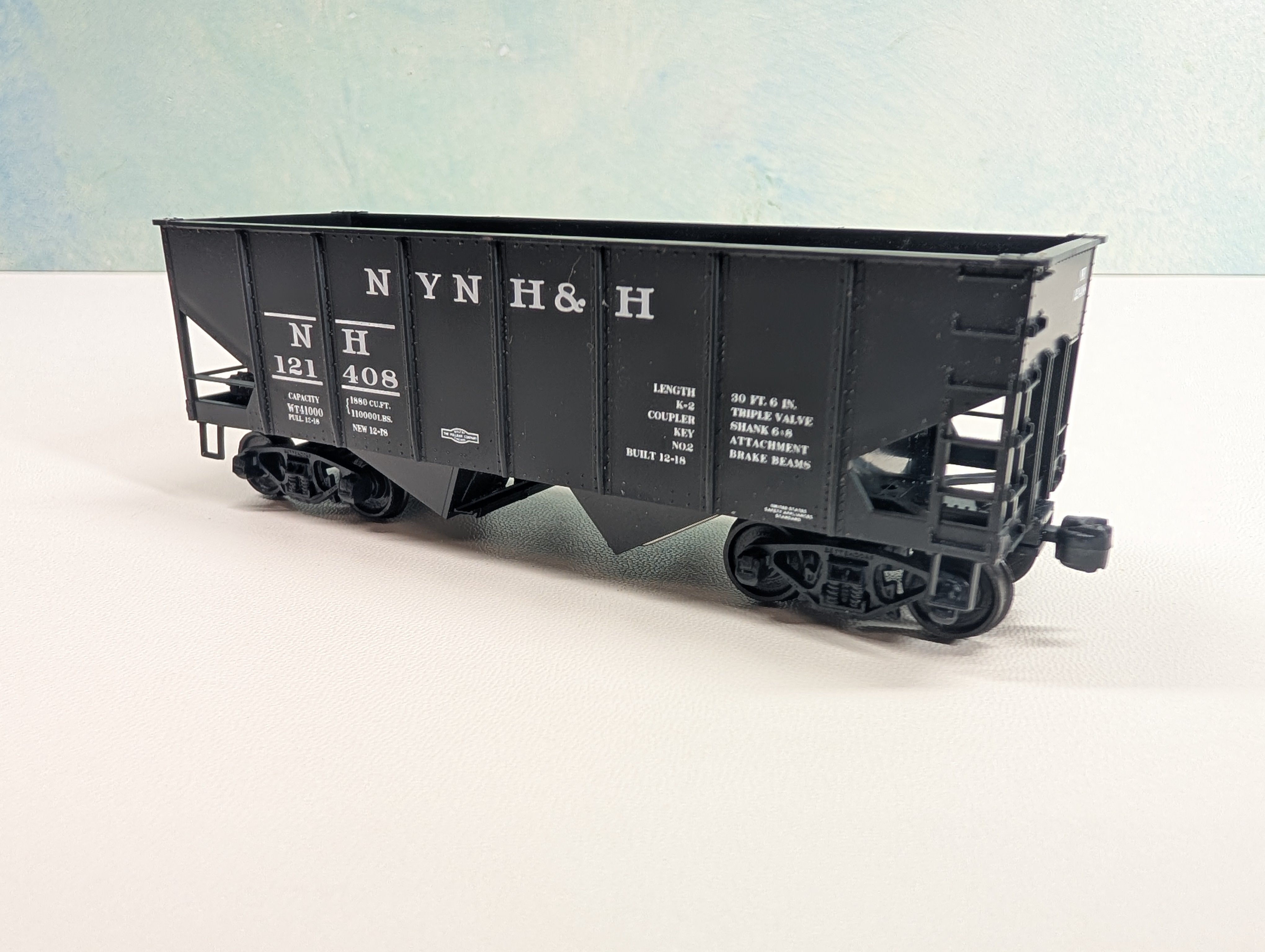 USED Accurail HO Scale 2 Bay Hopper New Haven NH #121408