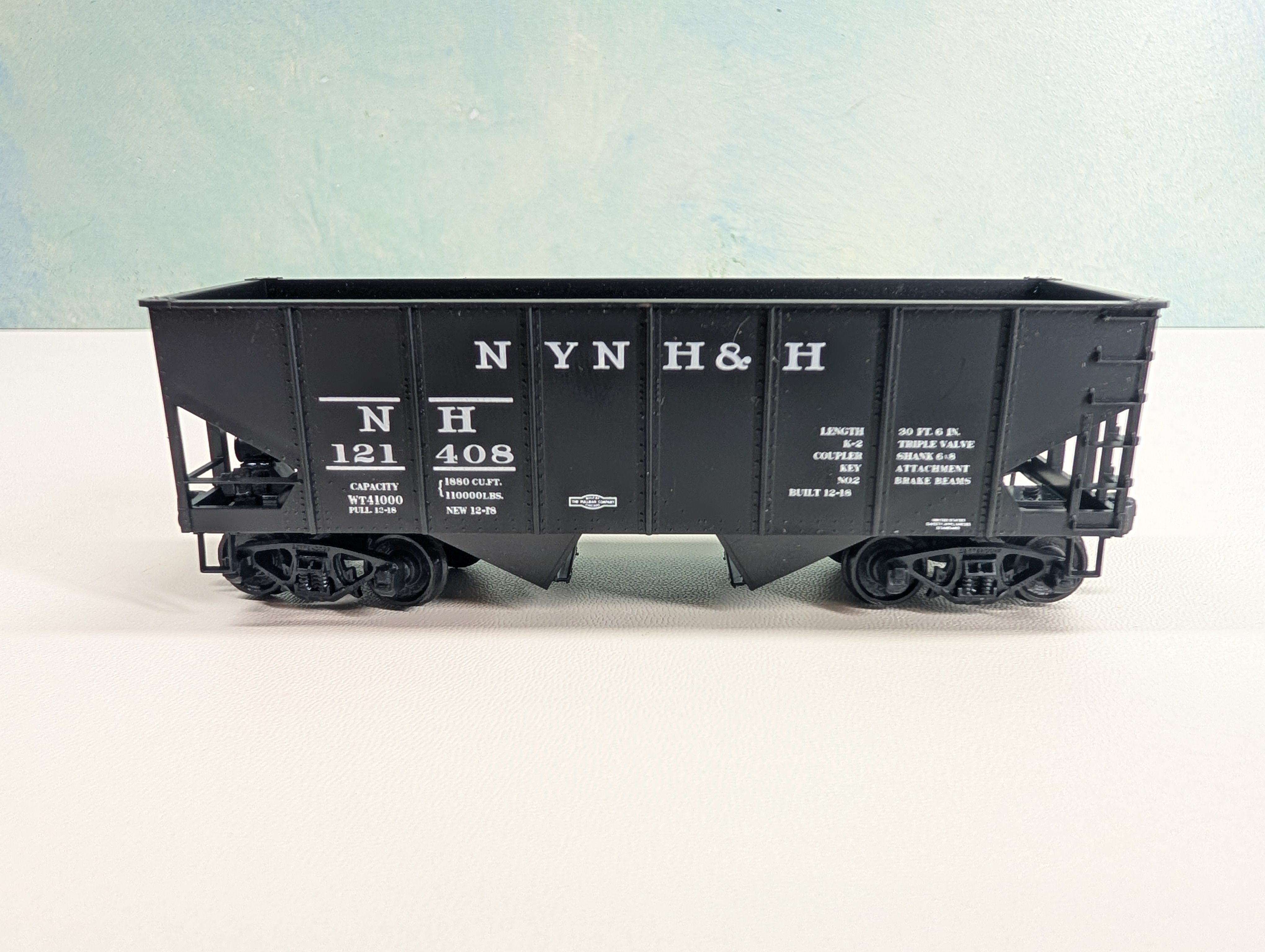 USED Accurail HO Scale 2 Bay Hopper New Haven NH #121408