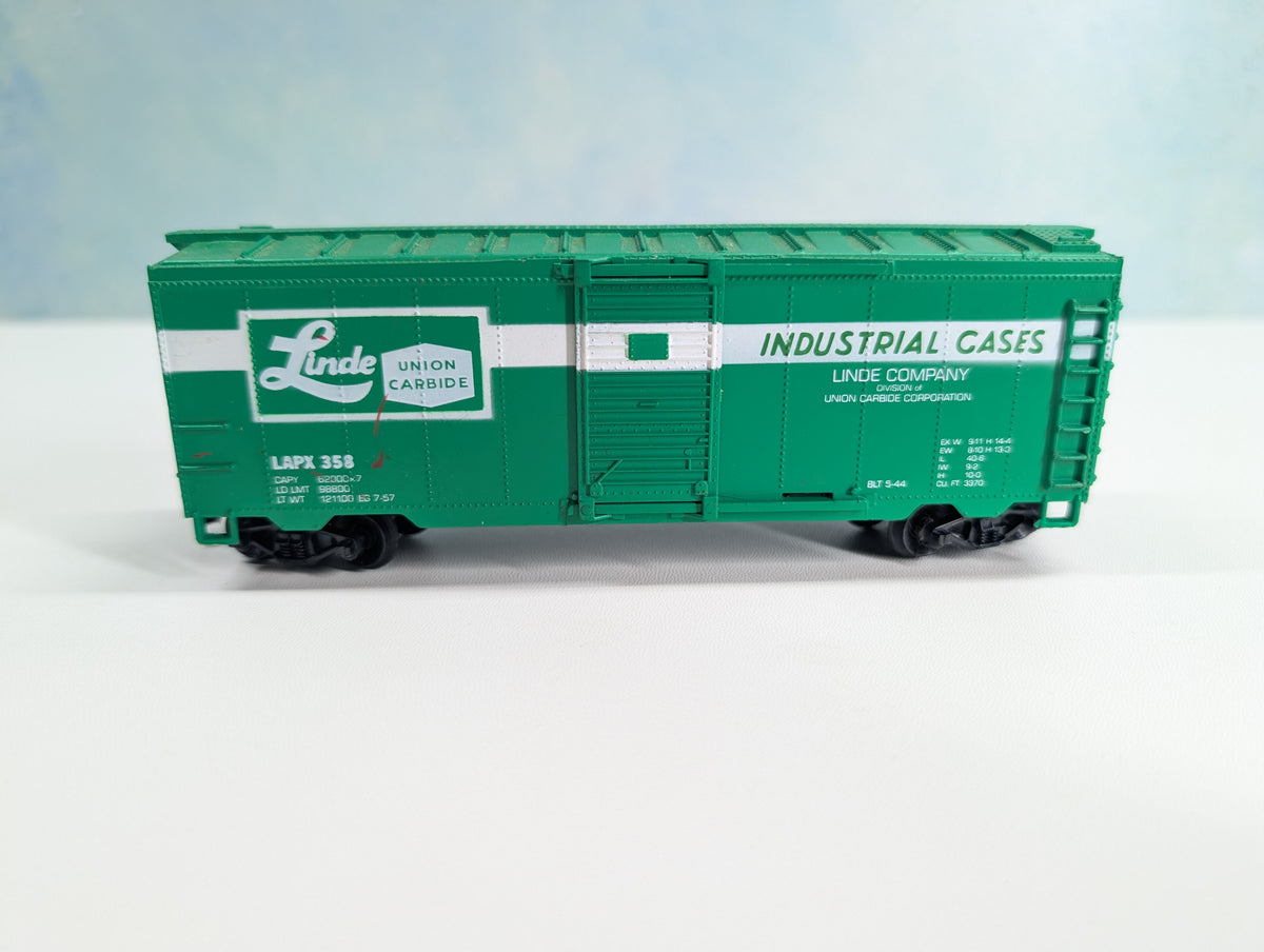 USED Life-Like HO Scale 40' Box Car Linde Union Carbide LAPX #358