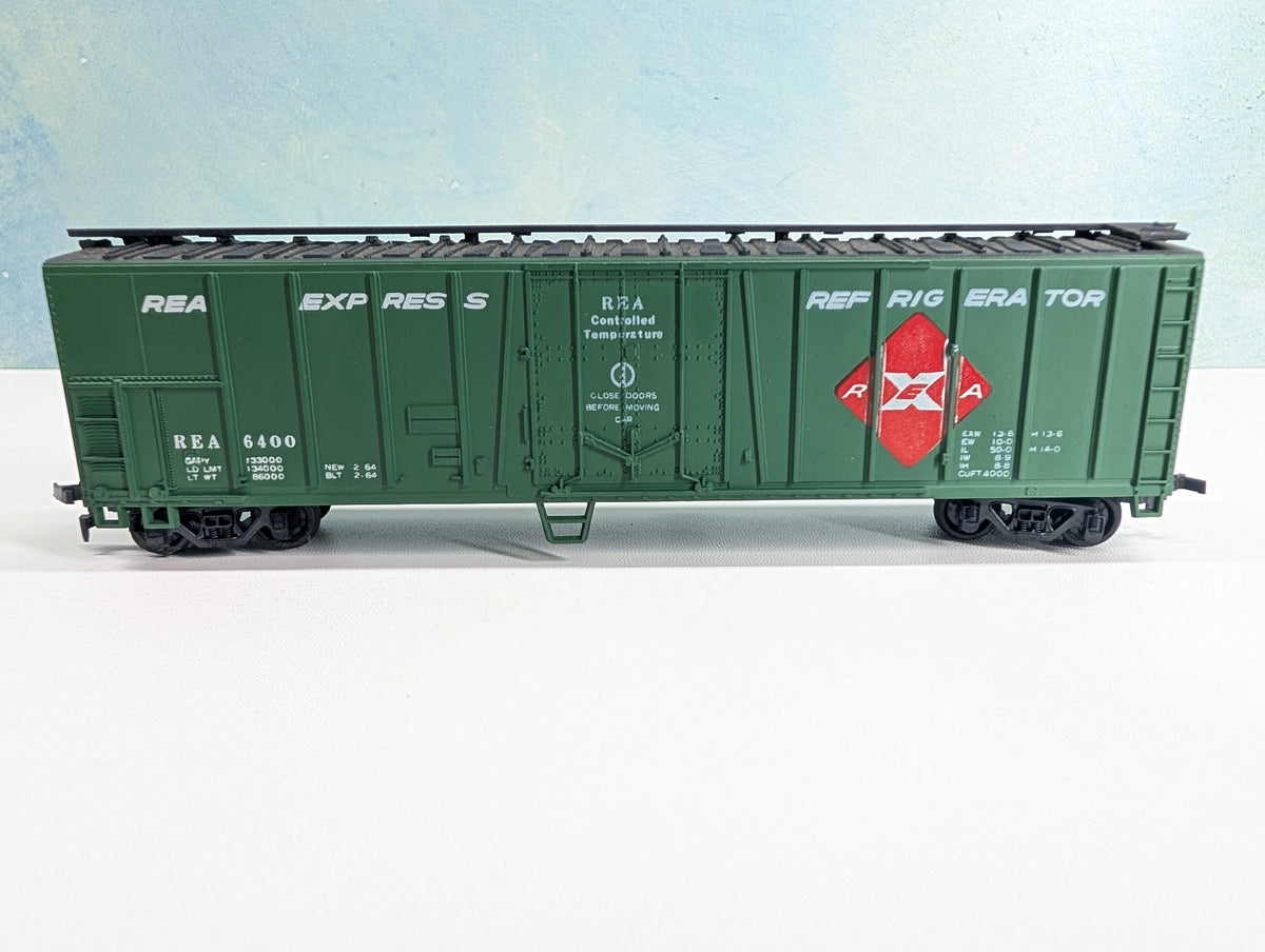 USED Life-Like HO Scale 51' Mechanical Reefer REA Express #6400
