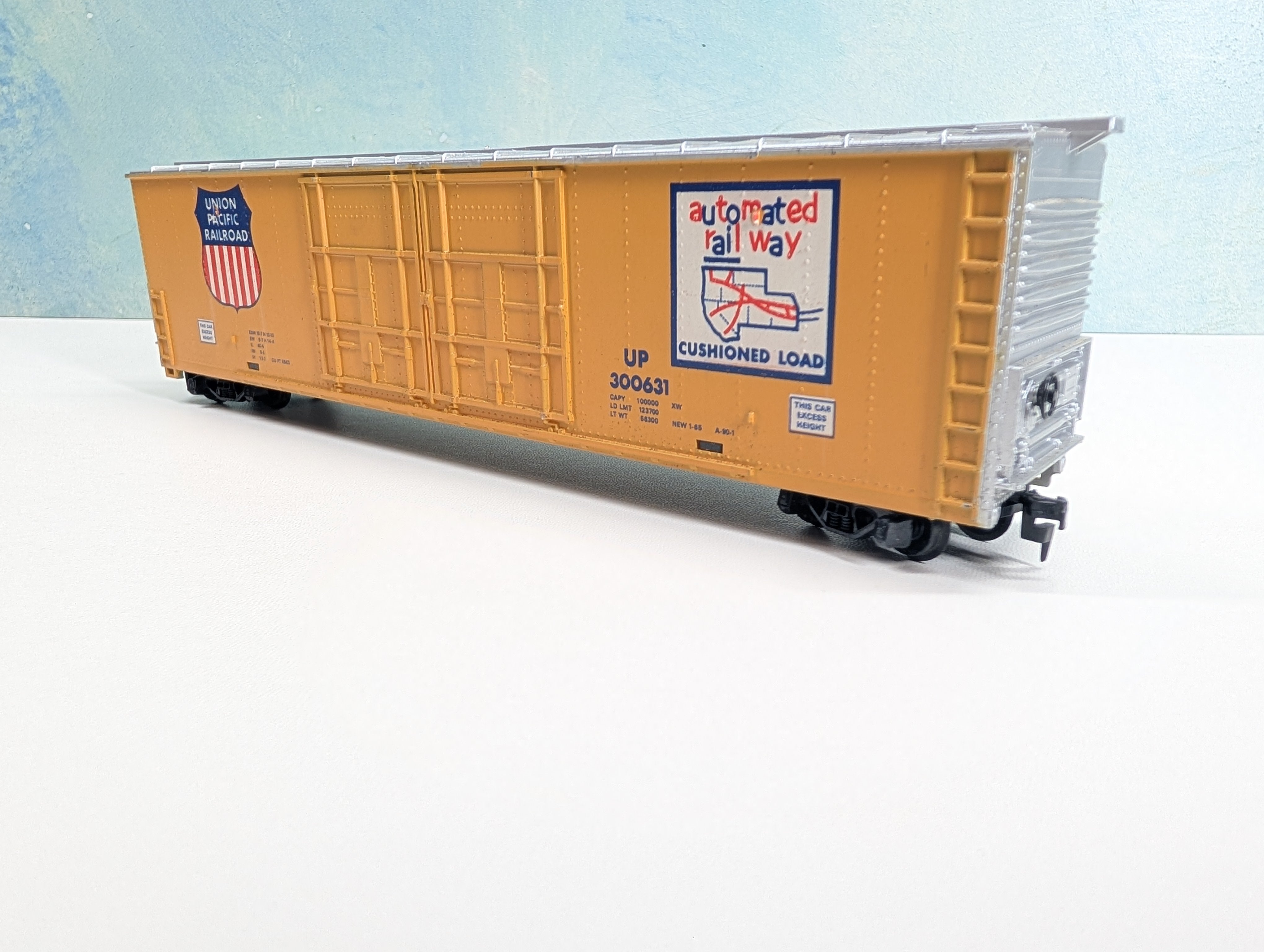 USED Tyco HO Scale 60' Box Car Union Pacific UP #300631