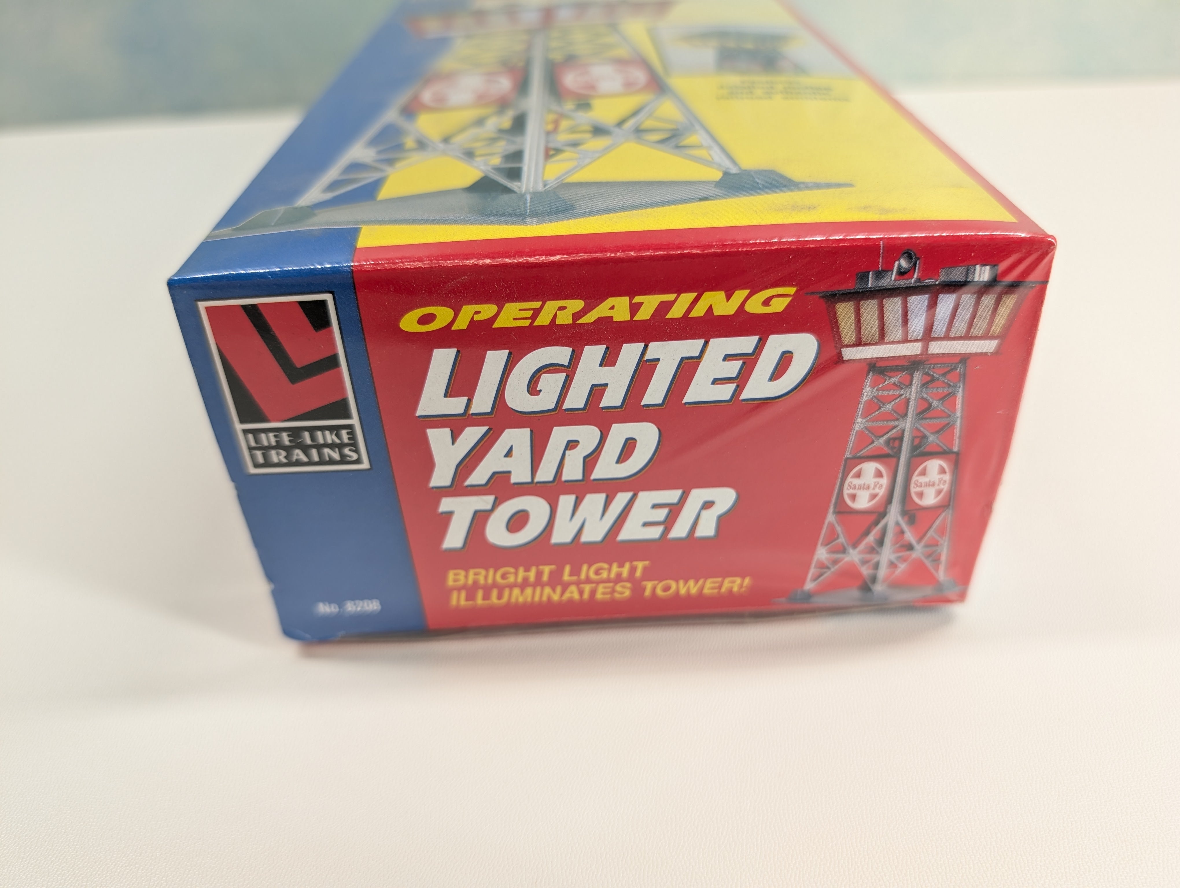 Life-Like 8208 HO Scale Operating Lighted Yard Tower Sealed KIT