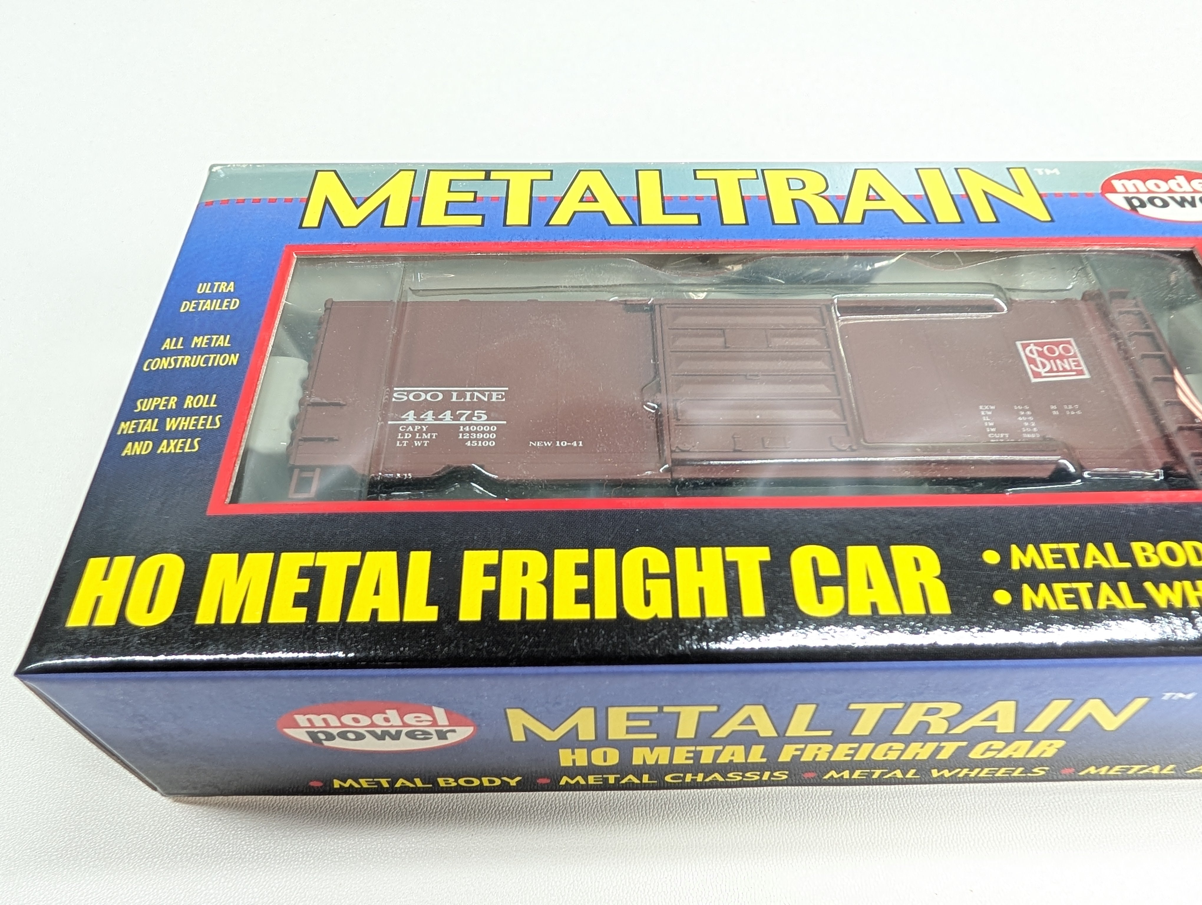 Model Power 2713 HO Scale 40' Metal Box Car, Metal Train SOO Line #44475 Metal Wheels