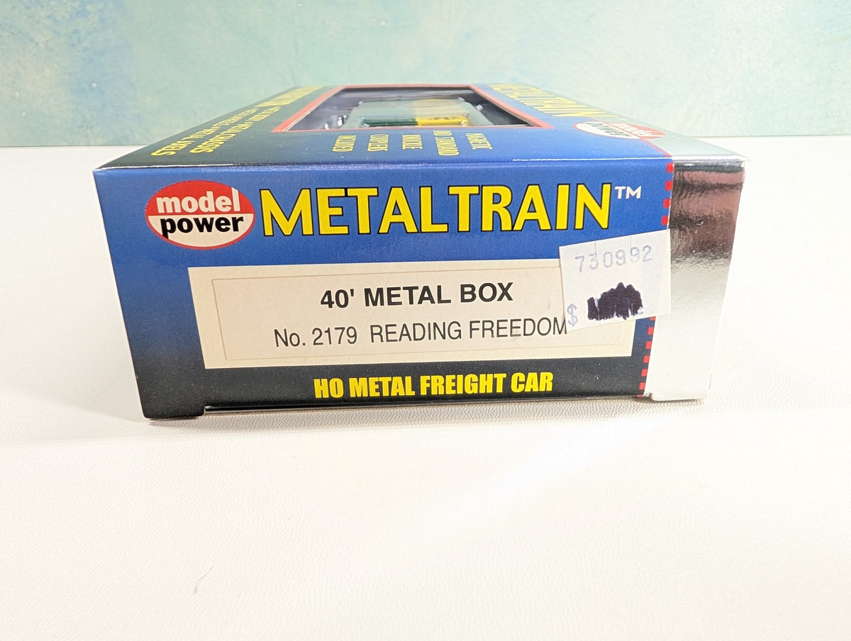 Model Power 2719 HO Scale 40' Metal Box Car, Metal Train Reading RDG #19810 Metal Wheels