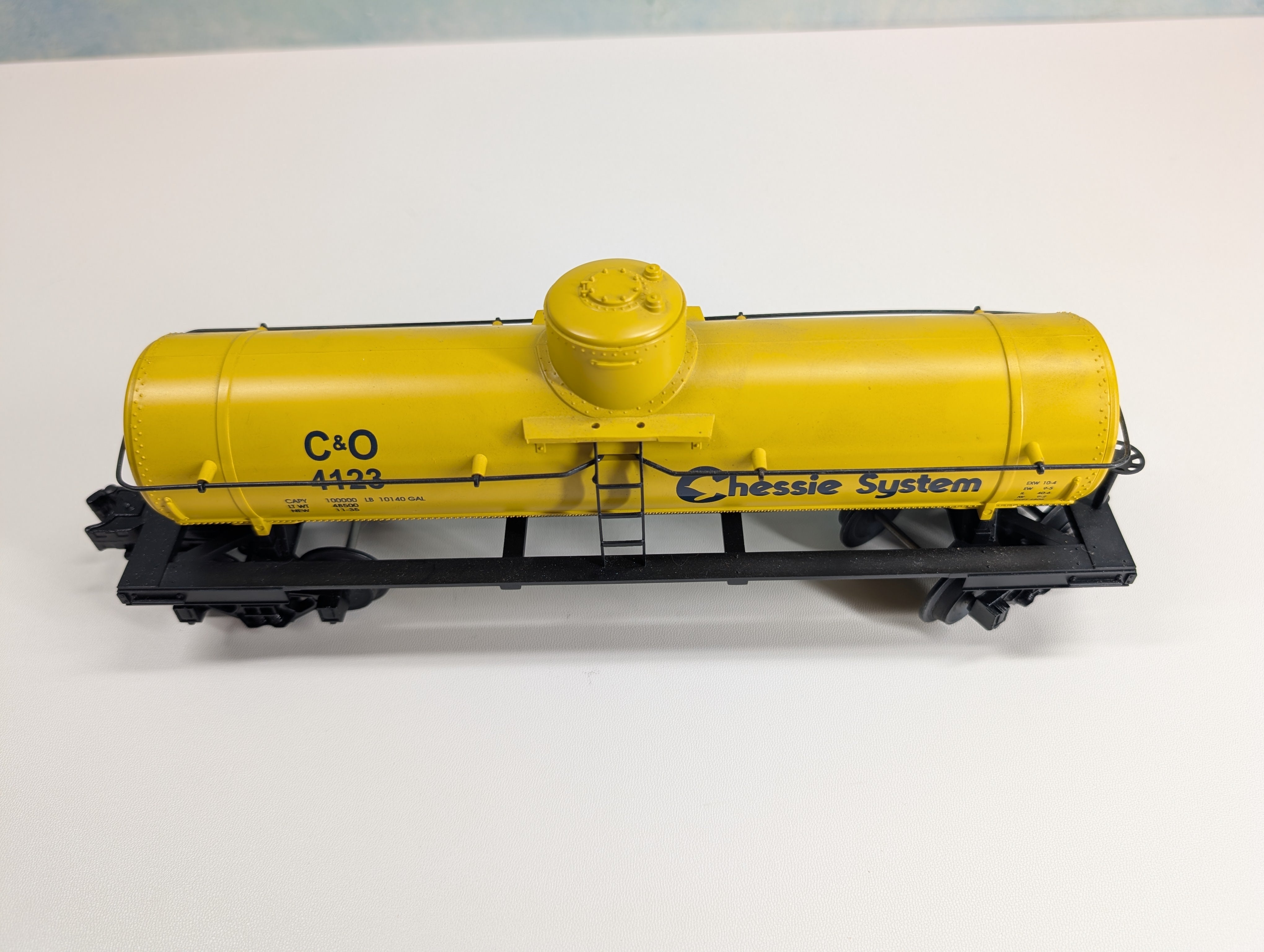USED MTH O Single Dome Tank Car Chessie System C&O #4123