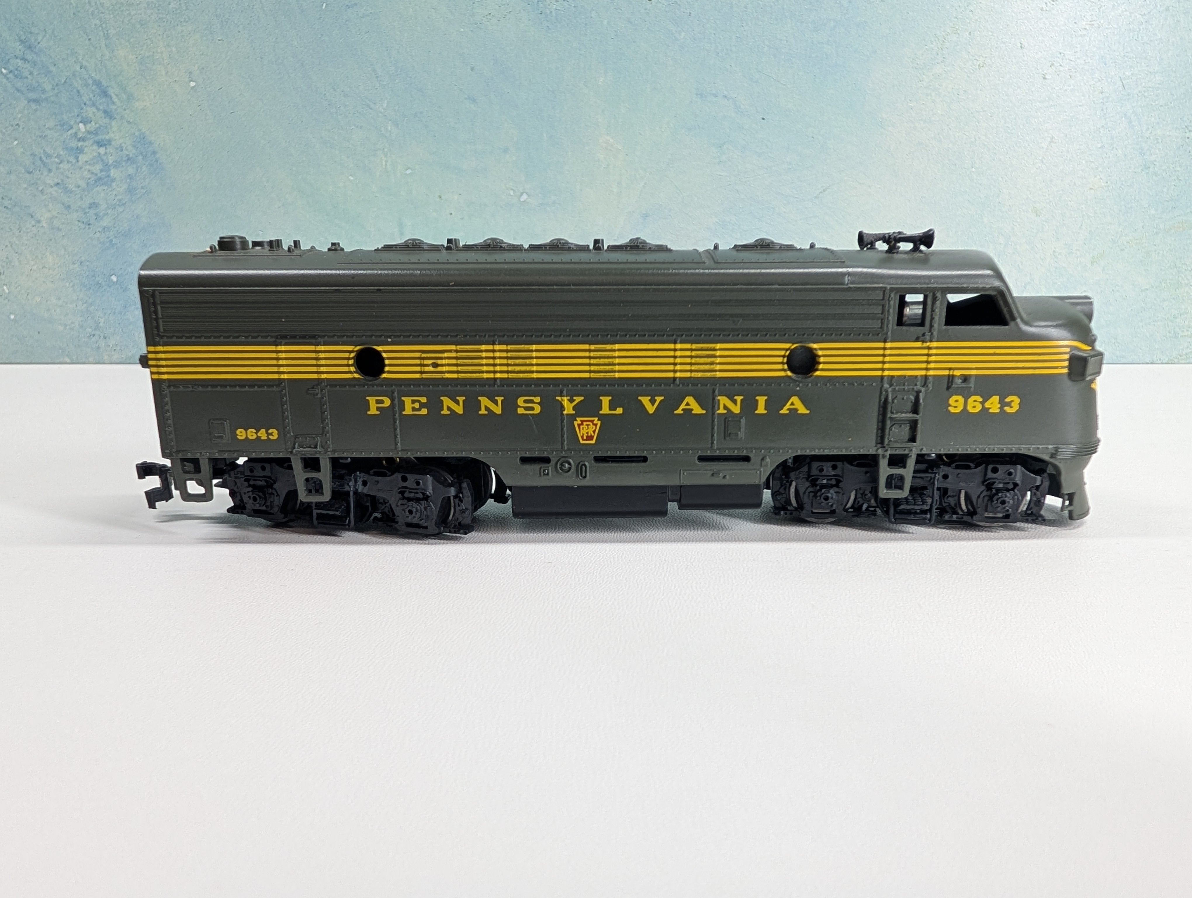 USED Athearn HO Scale F7A Diesel Locomotive, Green Pennsylvania PRR #9643 Runs Great! DC