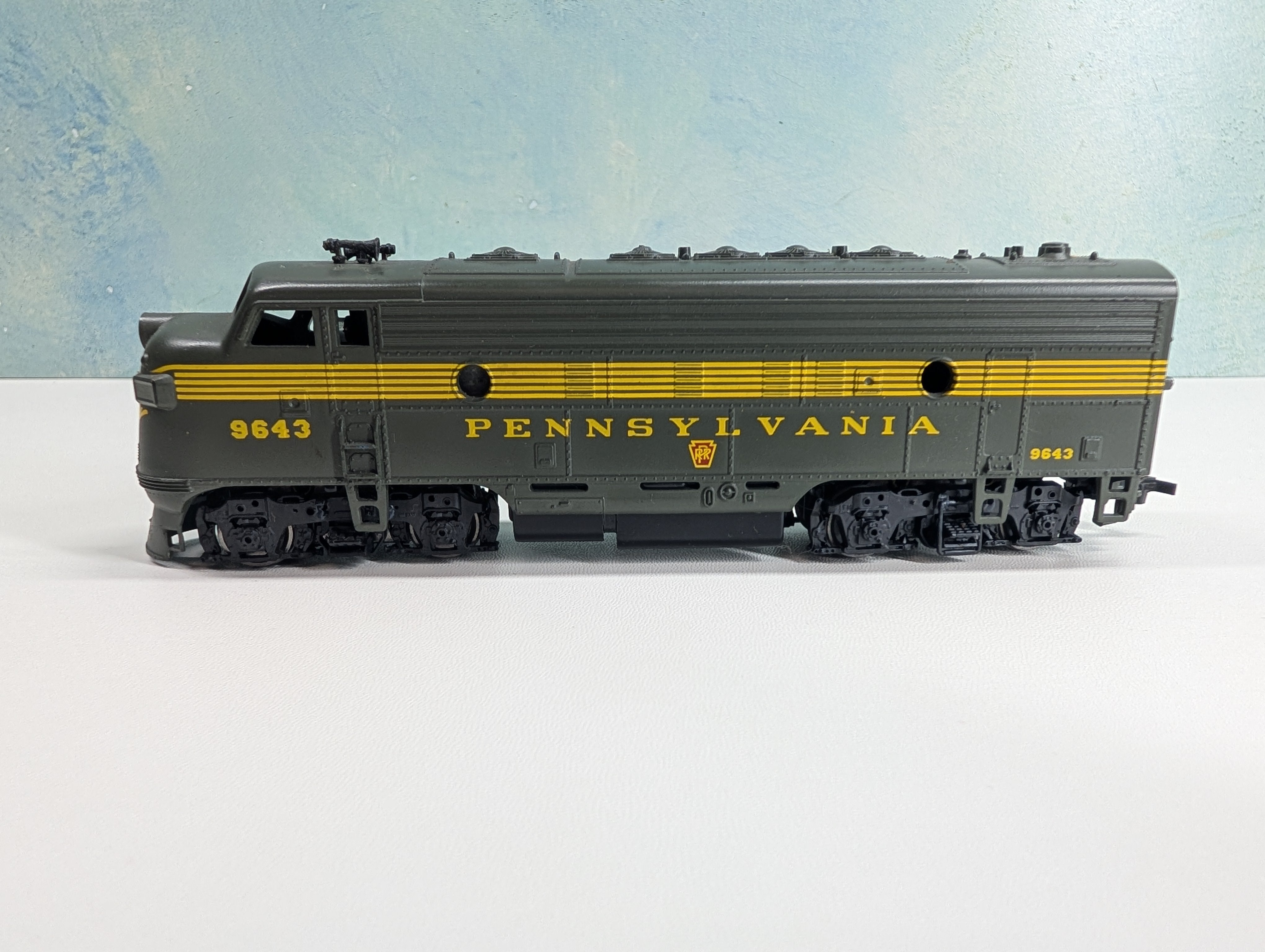 USED Athearn HO Scale F7A Diesel Locomotive, Green Pennsylvania PRR #9643 Runs Great! DC