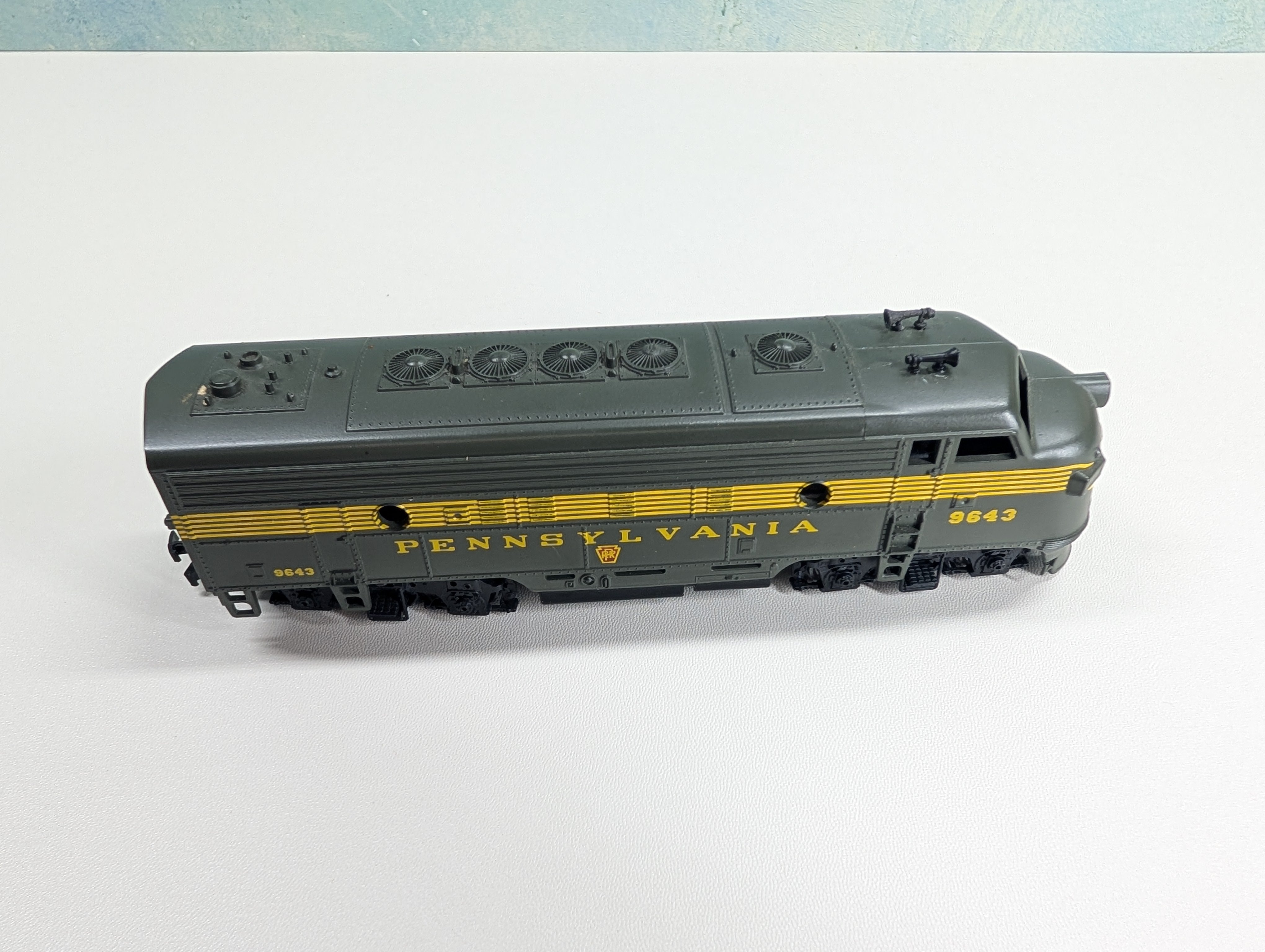 USED Athearn HO Scale F7A Diesel Locomotive, Green Pennsylvania PRR #9643 Runs Great! DC