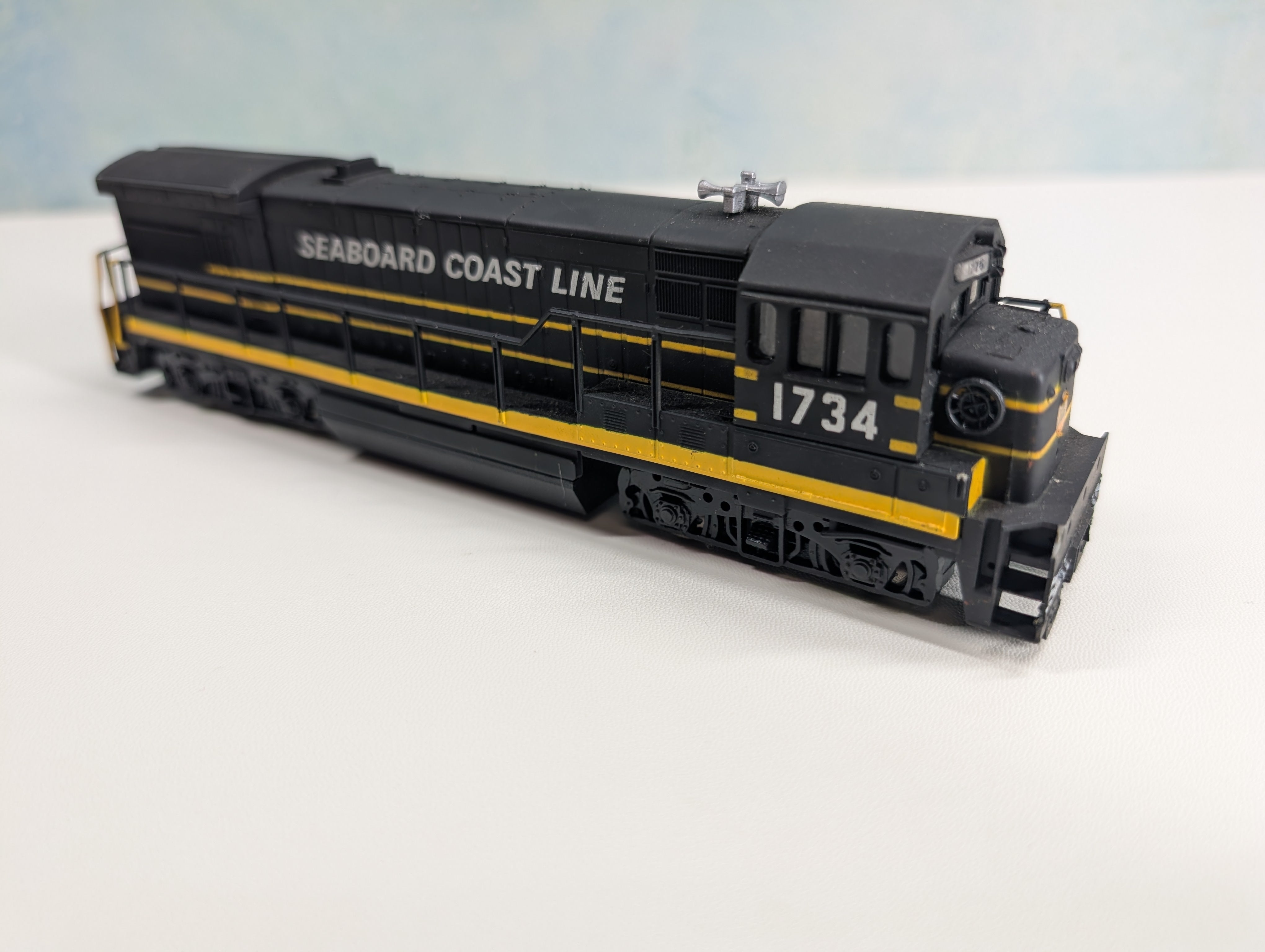 USED Bachmann HO Scale U33B Diesel Locomotive Seaboard Coast Line SCL #1734 Tested! DC