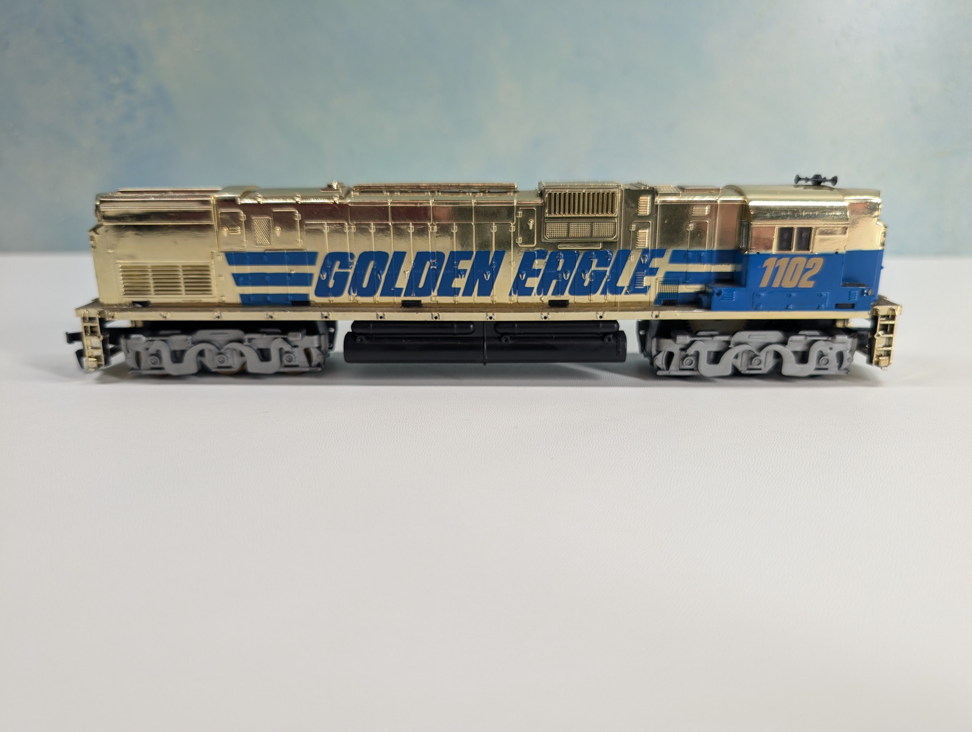 USED Tyco HO Scale Alco C630 Diesel Locomotive Golden Eagle #1102 Tested! DC
