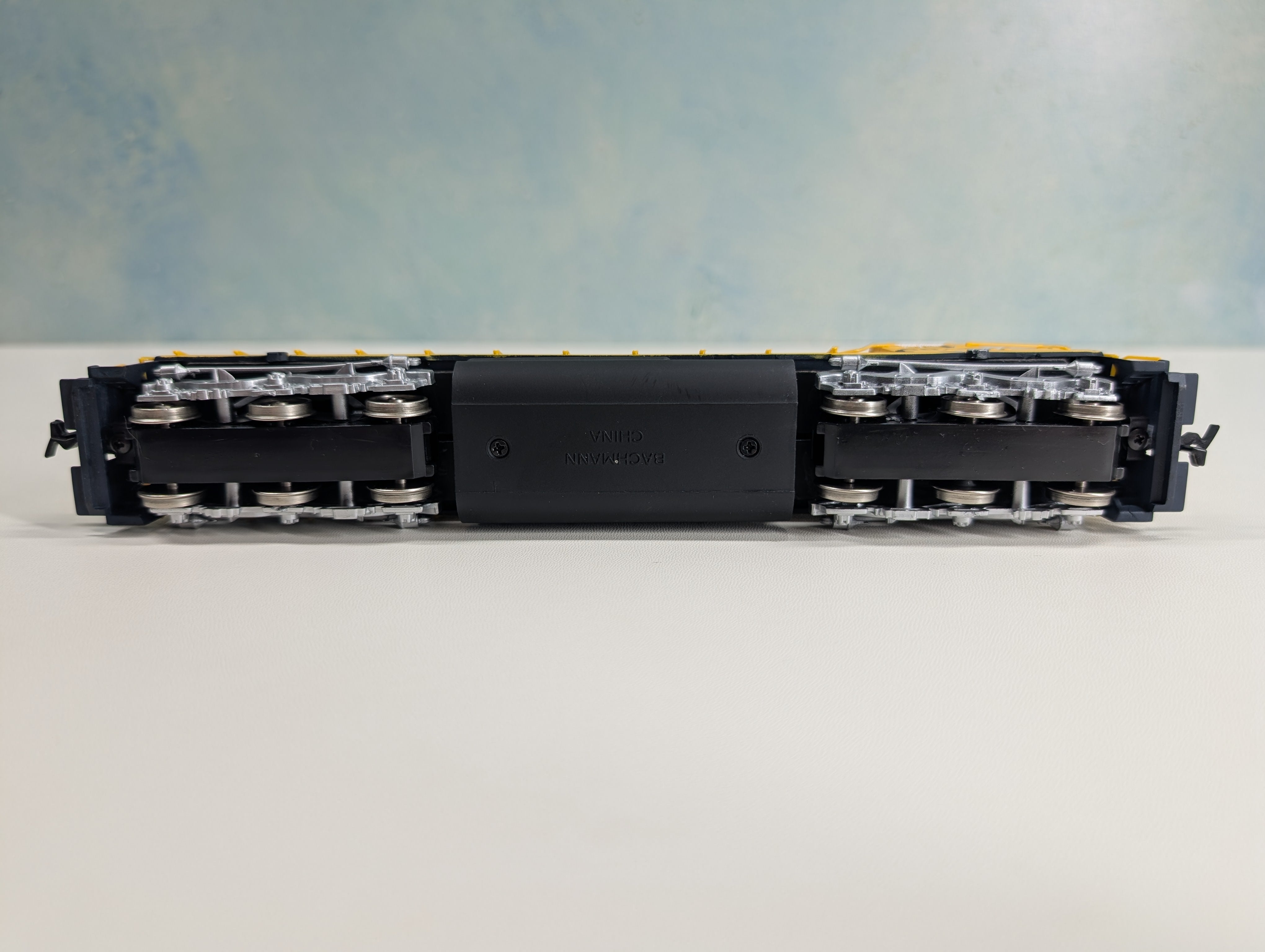 USED Bachmann 11613 HO Scale EMD SD45 Diesel Locomotive Santa Fe #5614 Runs Great! DC
