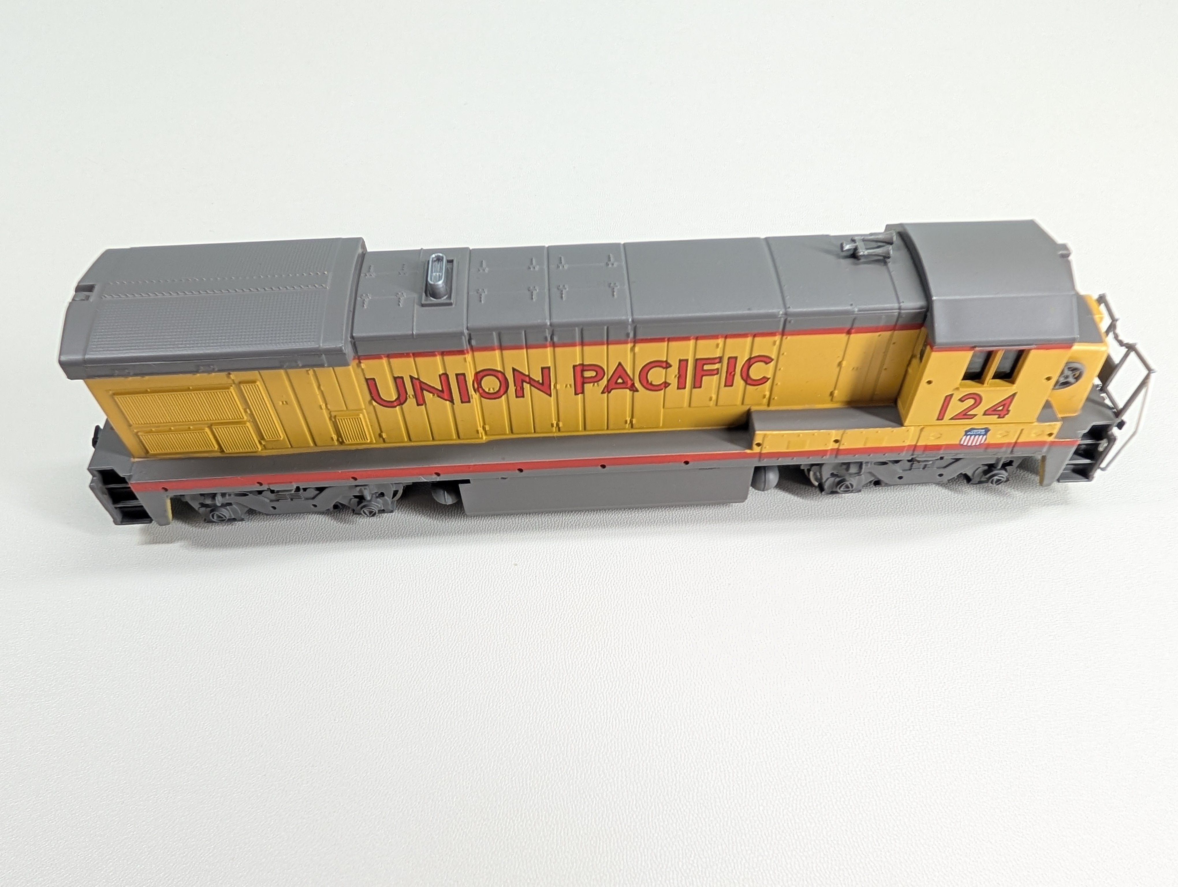 USED Bachmann 31102 HO Scale B23-7 Diesel Locomotive Union Pacific #124 DC