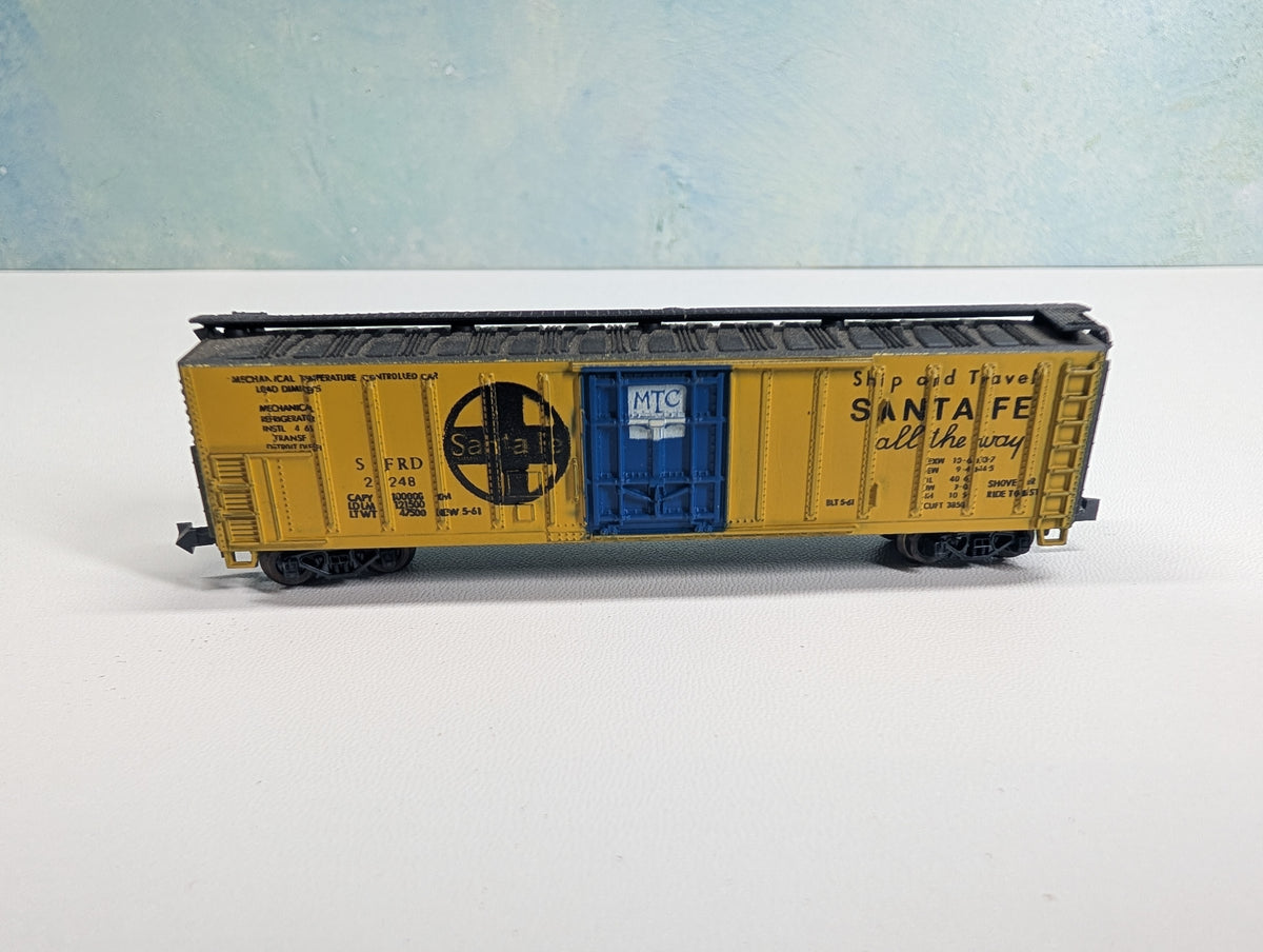 USED Atlas 2301 N Scale 50' Mechanical Reefer Santa Fe SFRD #2248