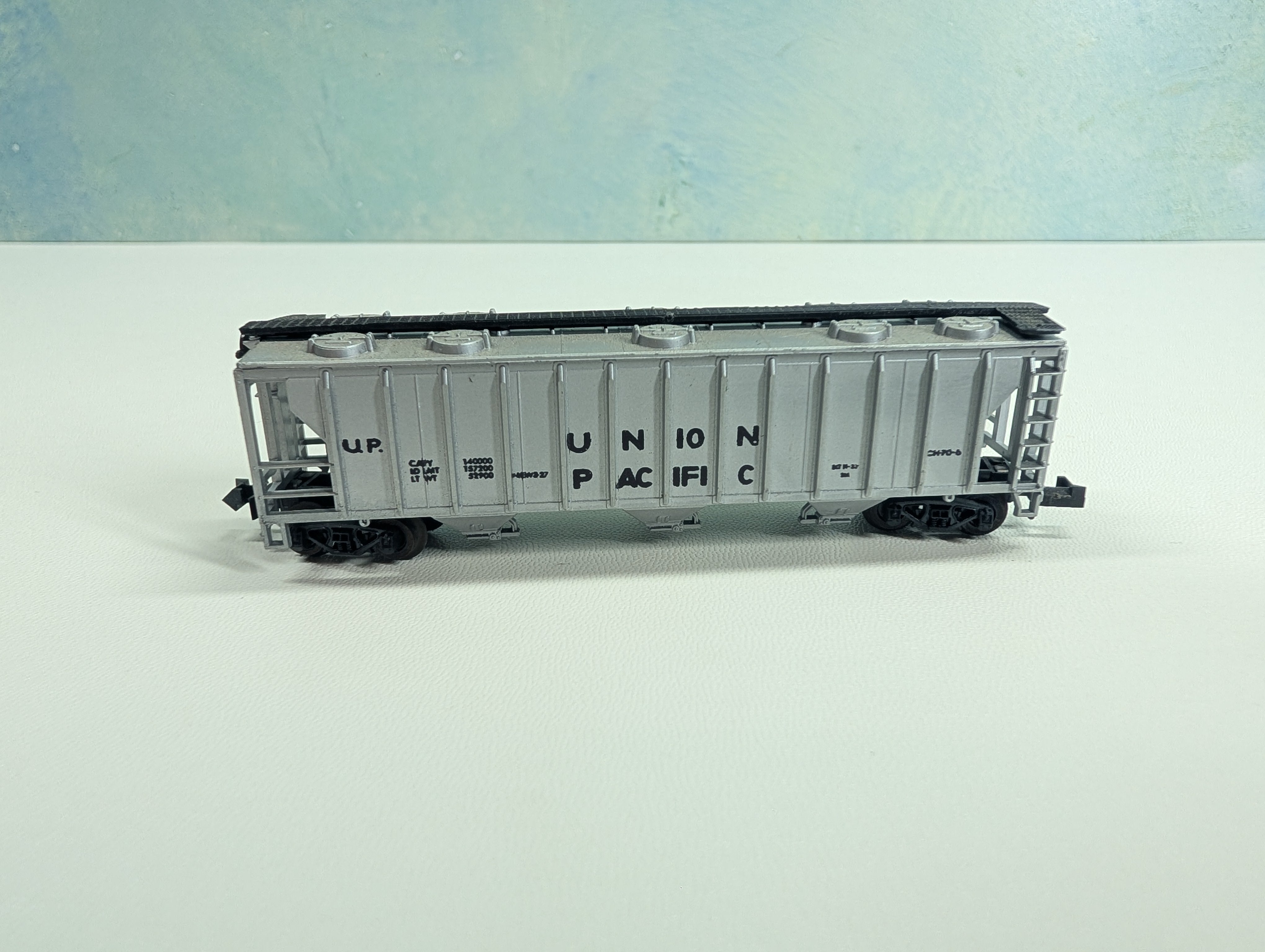 USED Atlas 2312 N Scale Covered Hopper Union Pacific UP