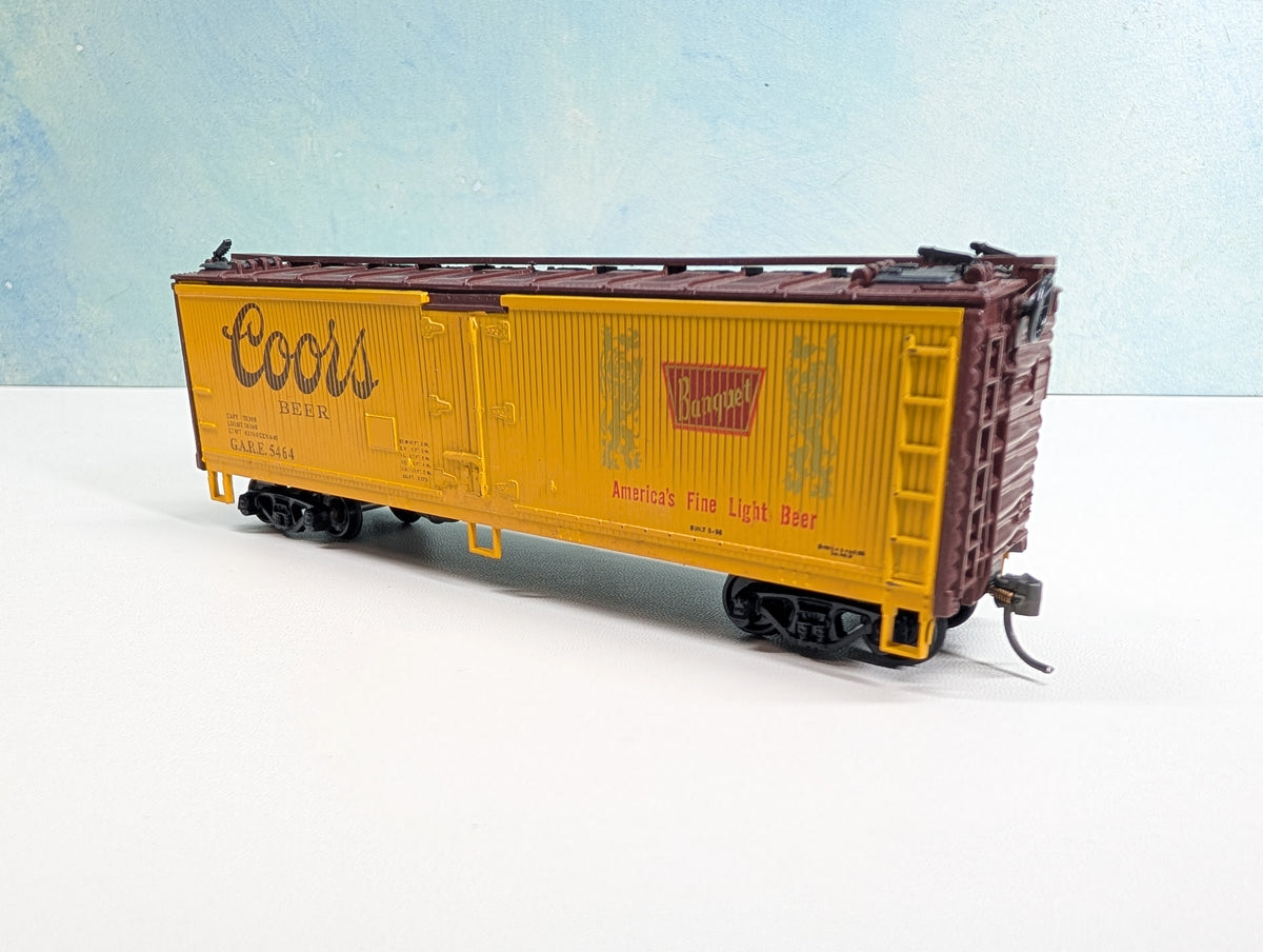 USED Athearn HO Scale 40' Wooden Reefer Box Car Coors Beer GARE #5464