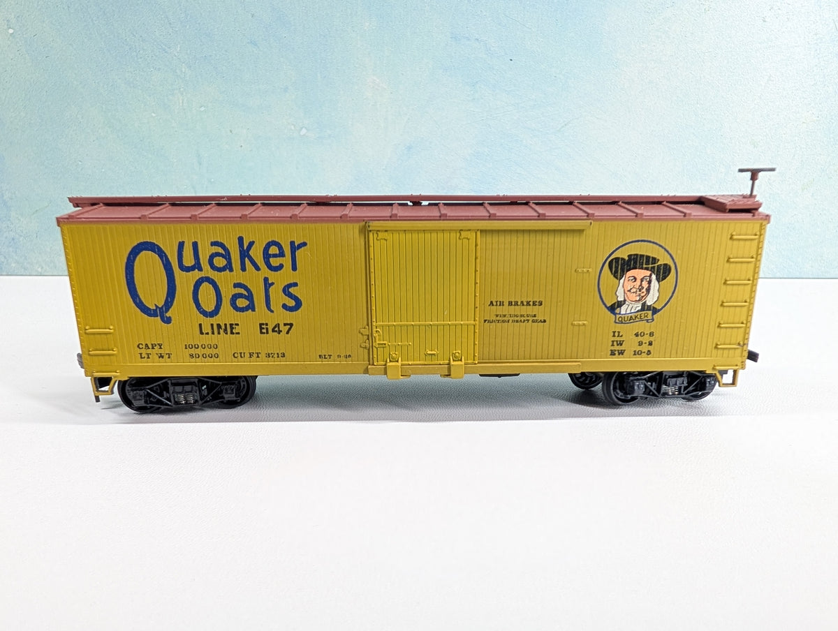 USED TRAIN MINIATURE HO Scale 40' Wooden Reefer Box Car, Billboard Quaker Oats #647