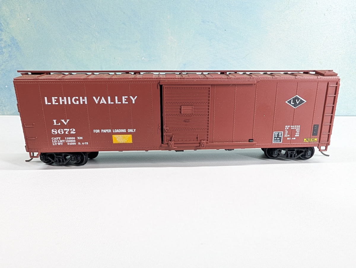 USED Athearn HO Scale 50' SD Box Car Lehigh Valley LV #8672 Bev-Bel