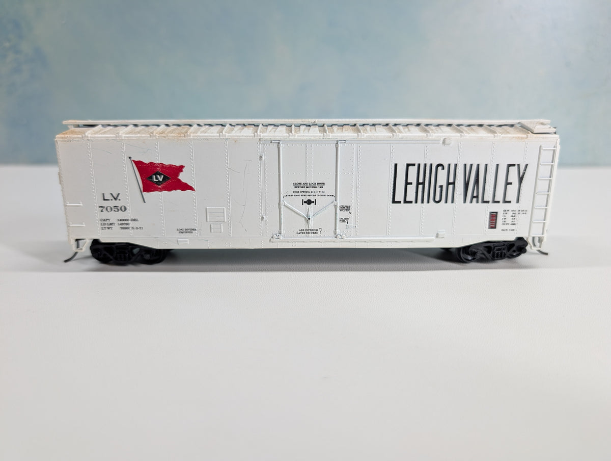 USED Athearn HO Scale 50' PD Box Car Lehigh Valley LV #7050