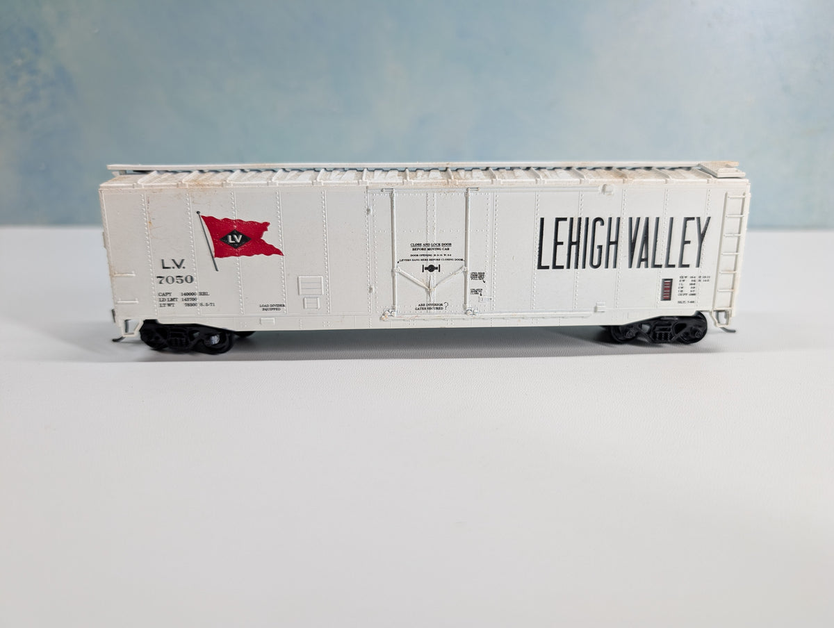 USED Athearn HO Scale 50' PD Box Car Lehigh Valley LV #7050
