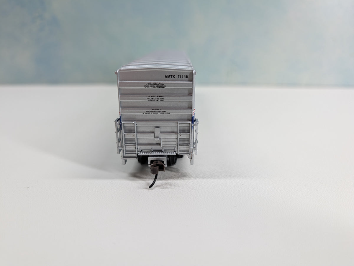 USED Walthers HO Scale 60' Express Box Car Amtrak AMTK #71148 Phase 4