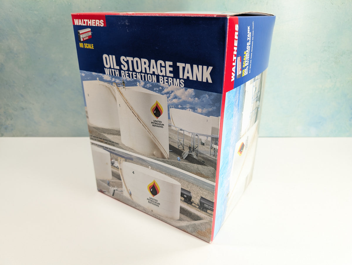 Walthers Cornerstone 933-3168 HO Scale Tall Oil Storage Tank w/ Retention Berms KIT