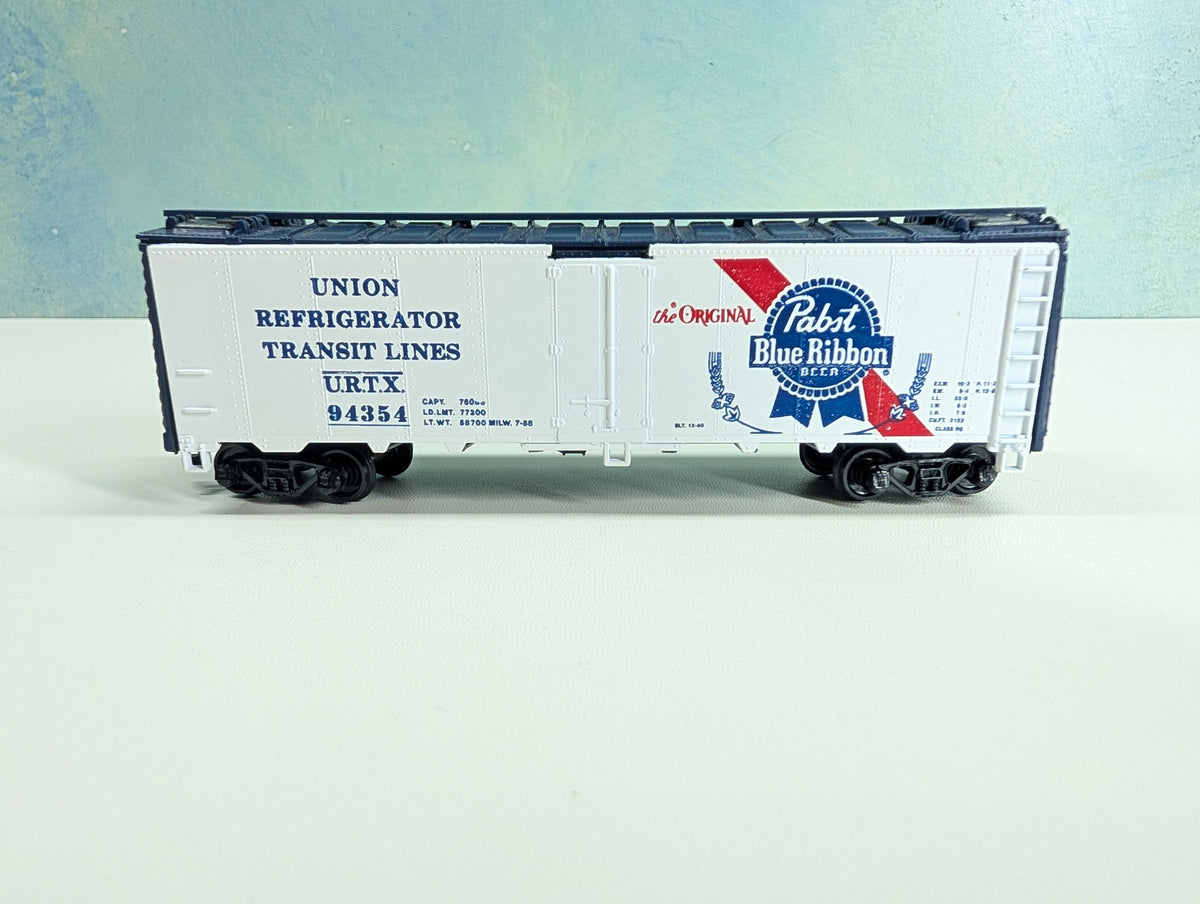 Athearn HO Scale 40' Steel Ice Bunker Reefer Pabst Blue Ribbon Beer URTX #94354 Bev-Bel