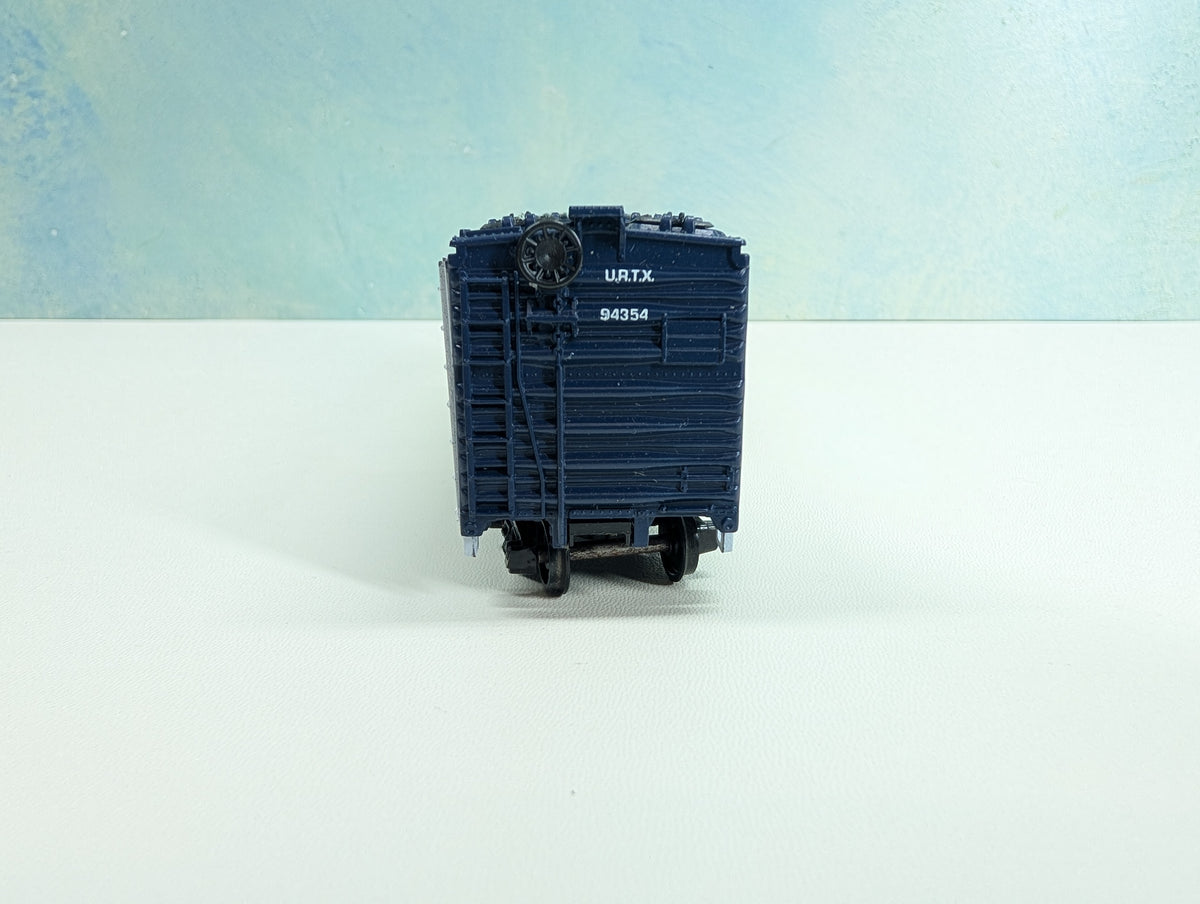 Athearn HO Scale 40' Steel Ice Bunker Reefer Pabst Blue Ribbon Beer URTX #94354 Bev-Bel
