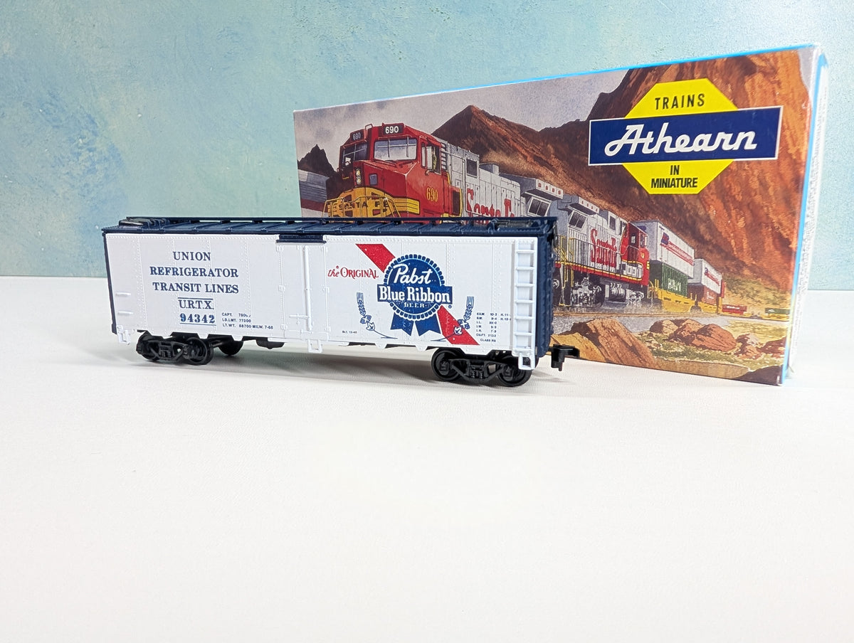 Athearn HO Scale 40' Steel Ice Bunker Reefer Pabst Blue Ribbon Beer URTX #94342 Bev-Bel