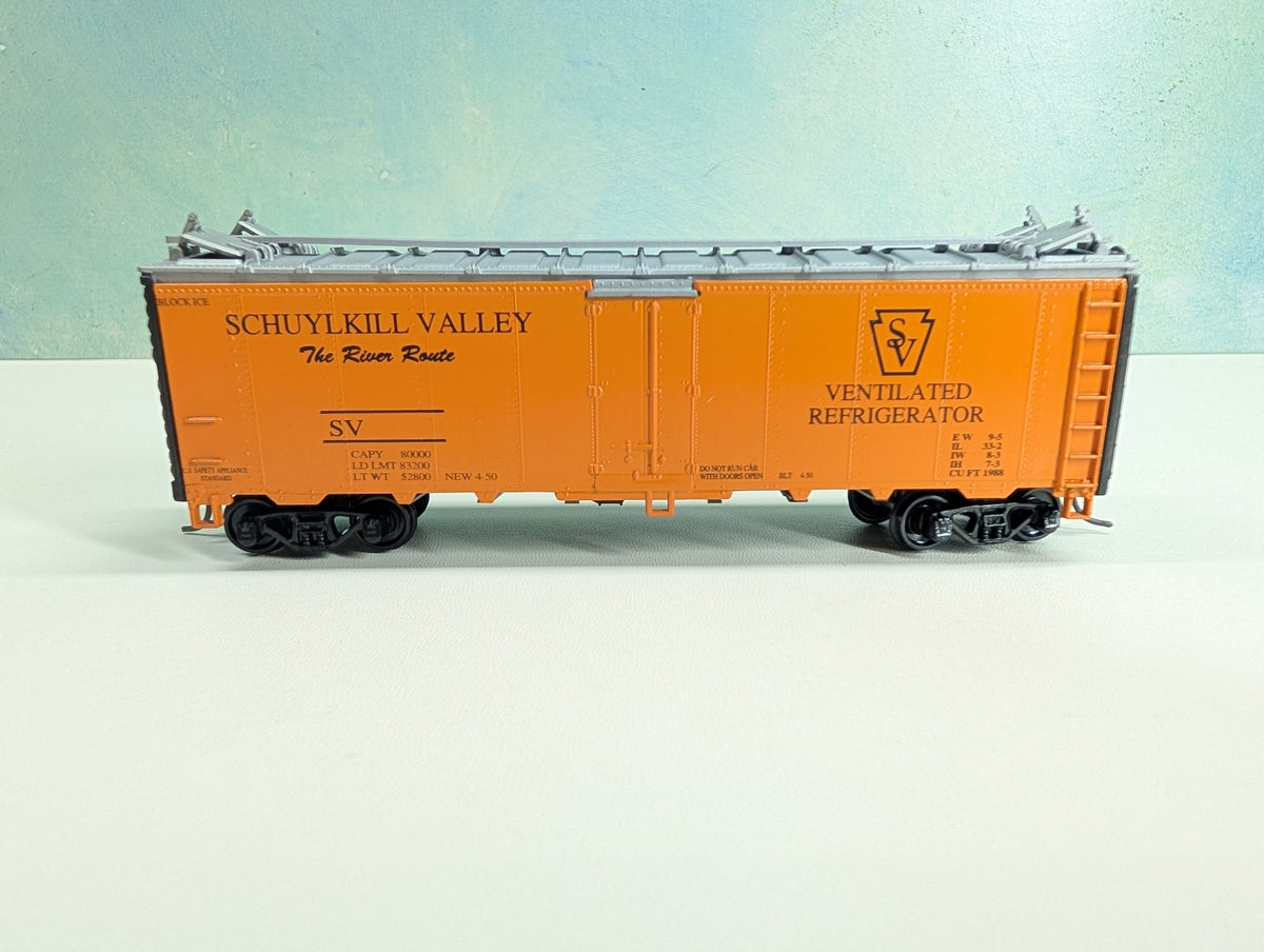 Athearn HO Scale 40' Steel Reefer, Orange Schuylkill Valley SV SV Model RR Club