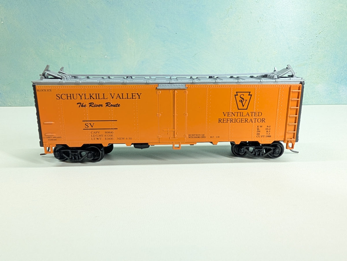 Athearn HO Scale 40' Steel Reefer, Orange Schuylkill Valley SV SV Model RR Club