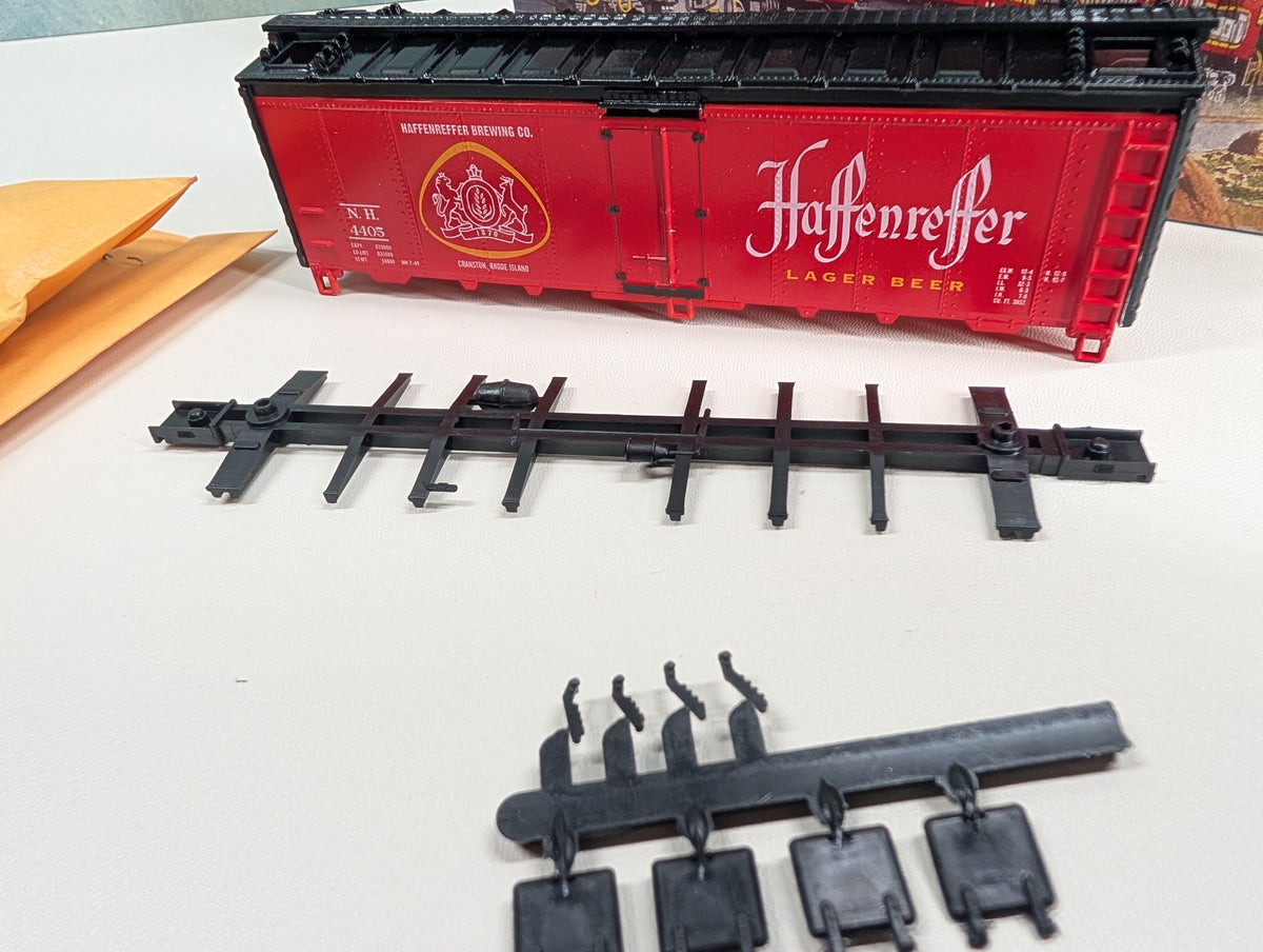 Athearn HO Scale 40' Steel Beer Reefer Haffenreefer Lager Beer NH #4405 Greenway Products Custom KIT