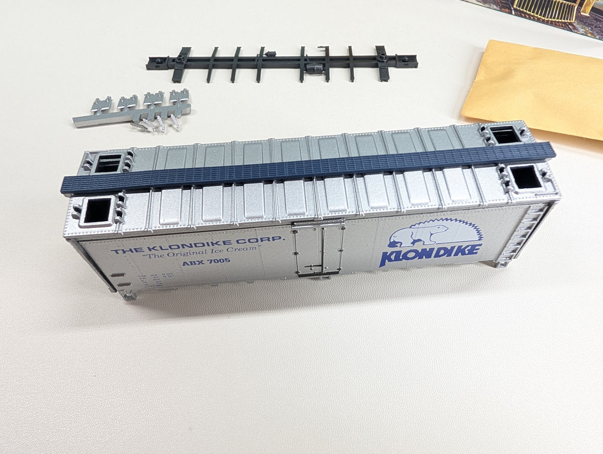 Athearn HO Scale 40' Steel Reefer Klondike Ice Cream ABX #7005 Greenway Products Custom, RARE KIT