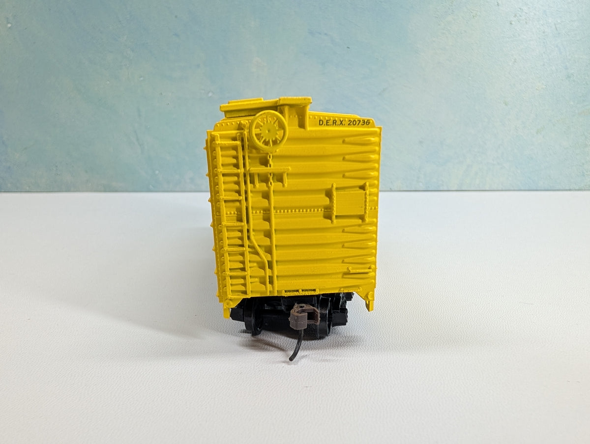 USED Athearn HO Scale John Deere Waterloo Boy Box Car DERX #20736