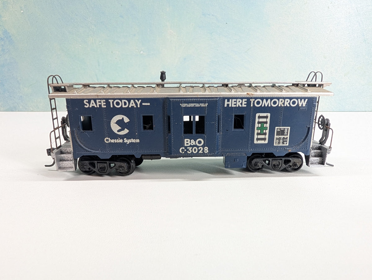 USED Athearn HO Scale Bay Window Caboose Chessie System B&O #C-3028