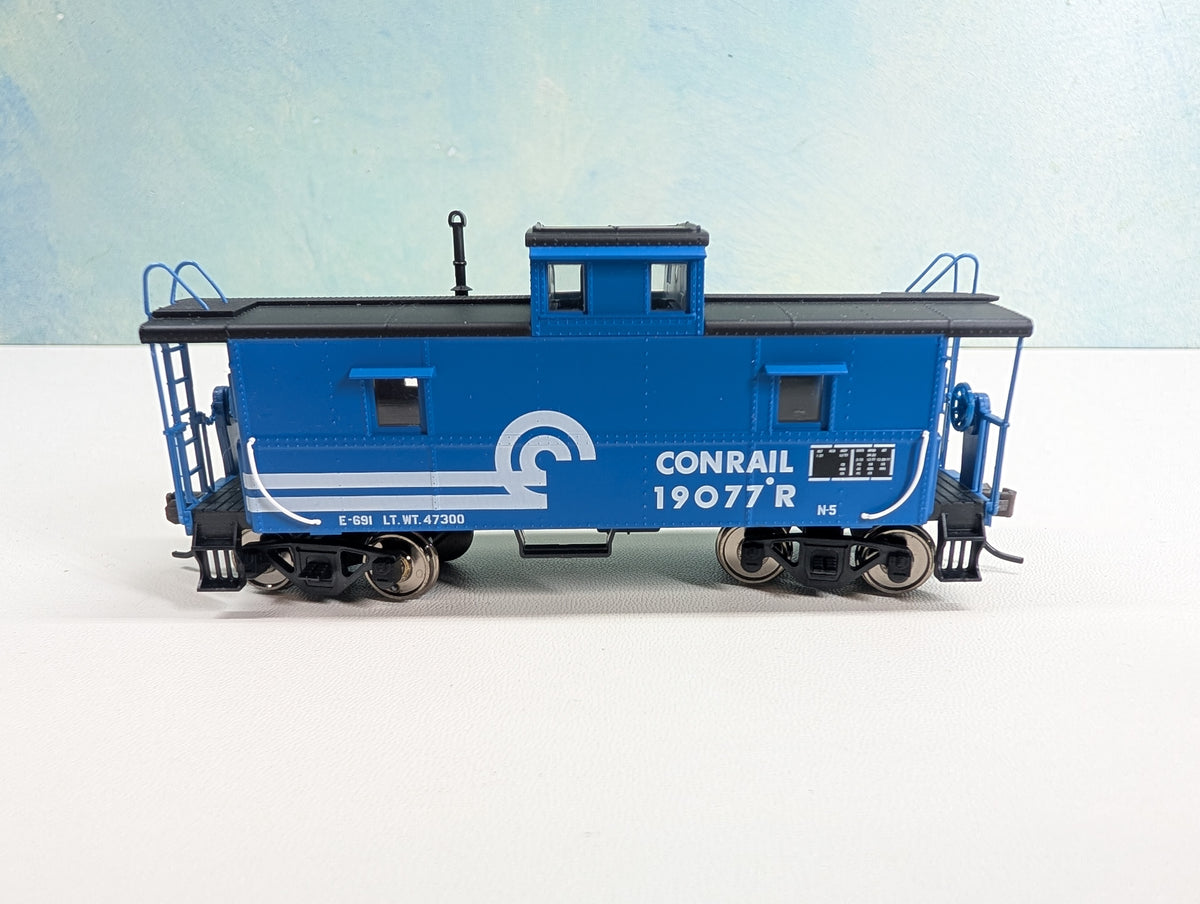 USED Atlas HO Scale Caboose Conrail #19077 Metal Wheels