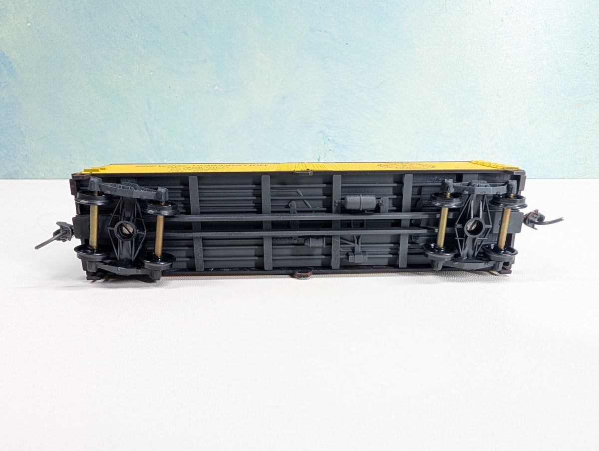 USED TRAIN MINIATURE HO Scale 40' Beer Car Carling's Canadian Ale GARE #60307