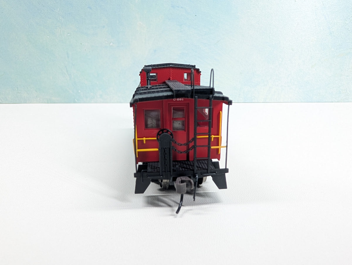 USED Atlas HO Scale Caboose New Haven #C-681 Metal Wheels