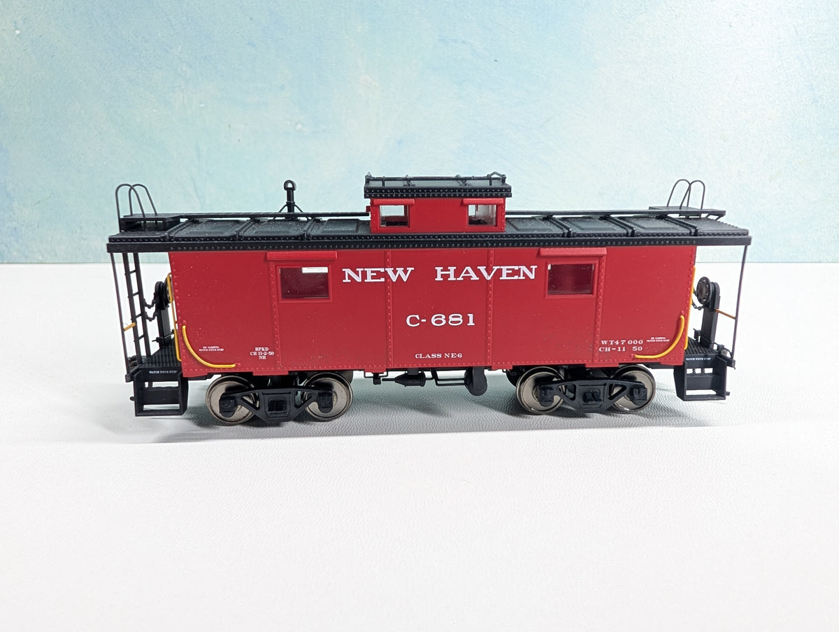 USED Atlas HO Scale Caboose New Haven #C-681 Metal Wheels