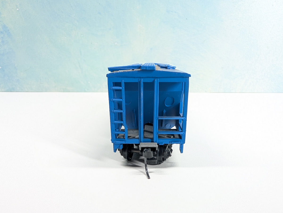 USED Roundhouse HO Scale 2 Bay Covered Hopper Great Northern GN #71950