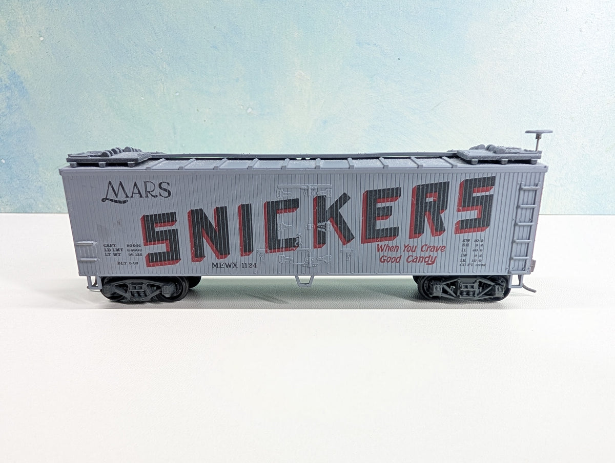 USED TRAIN MINIATURE HO Scale Billboard Reefer Snickers Candy MEWX #1124