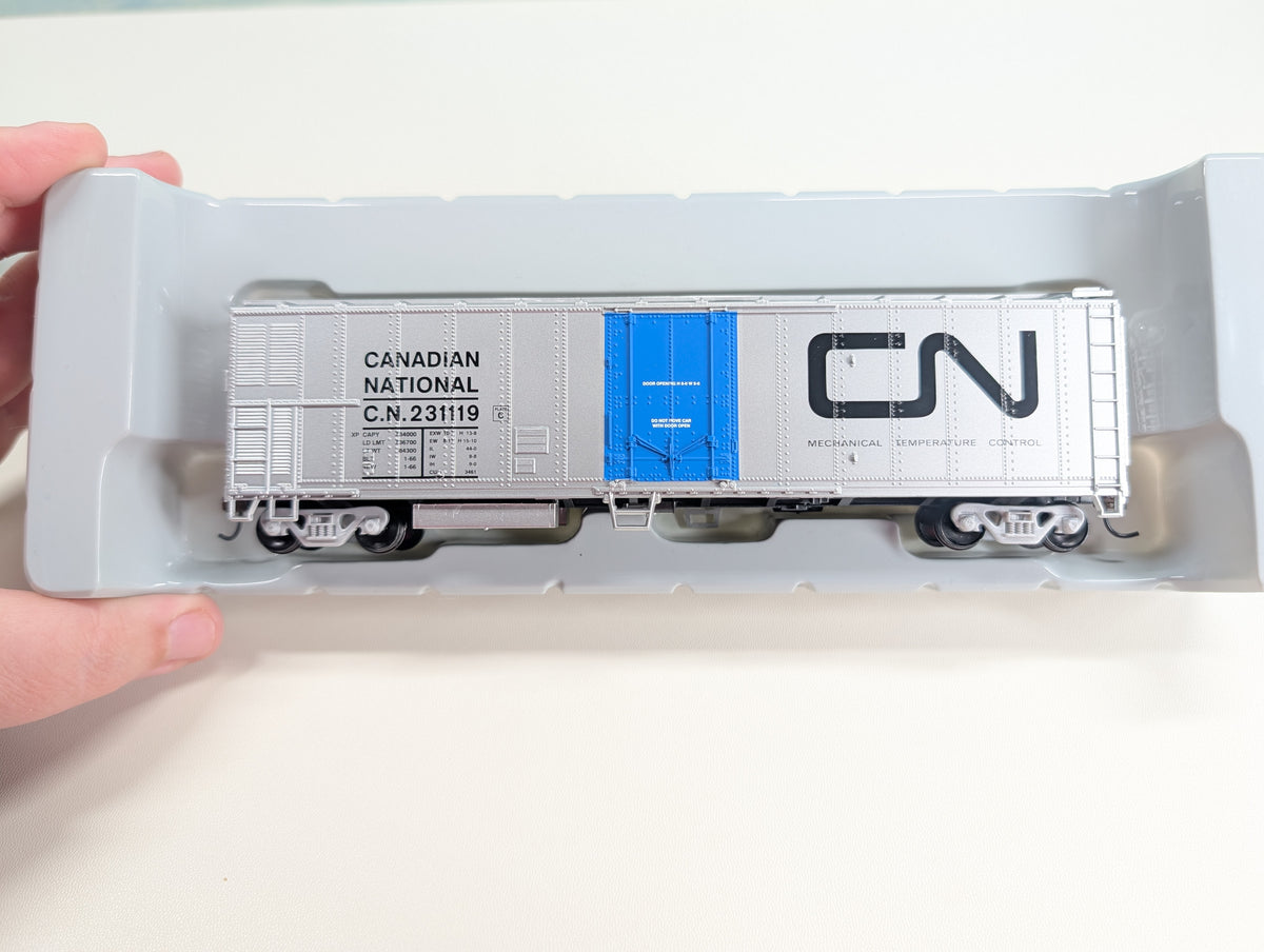 Athearn 7550 HO Scale 50' Smooth Side Reefer Canadian National CN #231119