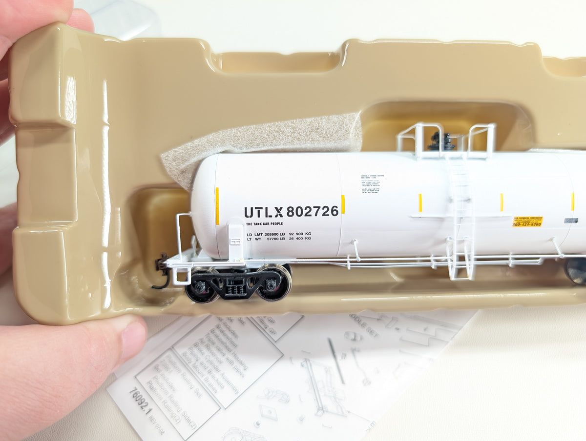 Athearn 73948 HO Scale RTC 50' Acid Tank Car UTLX #802726