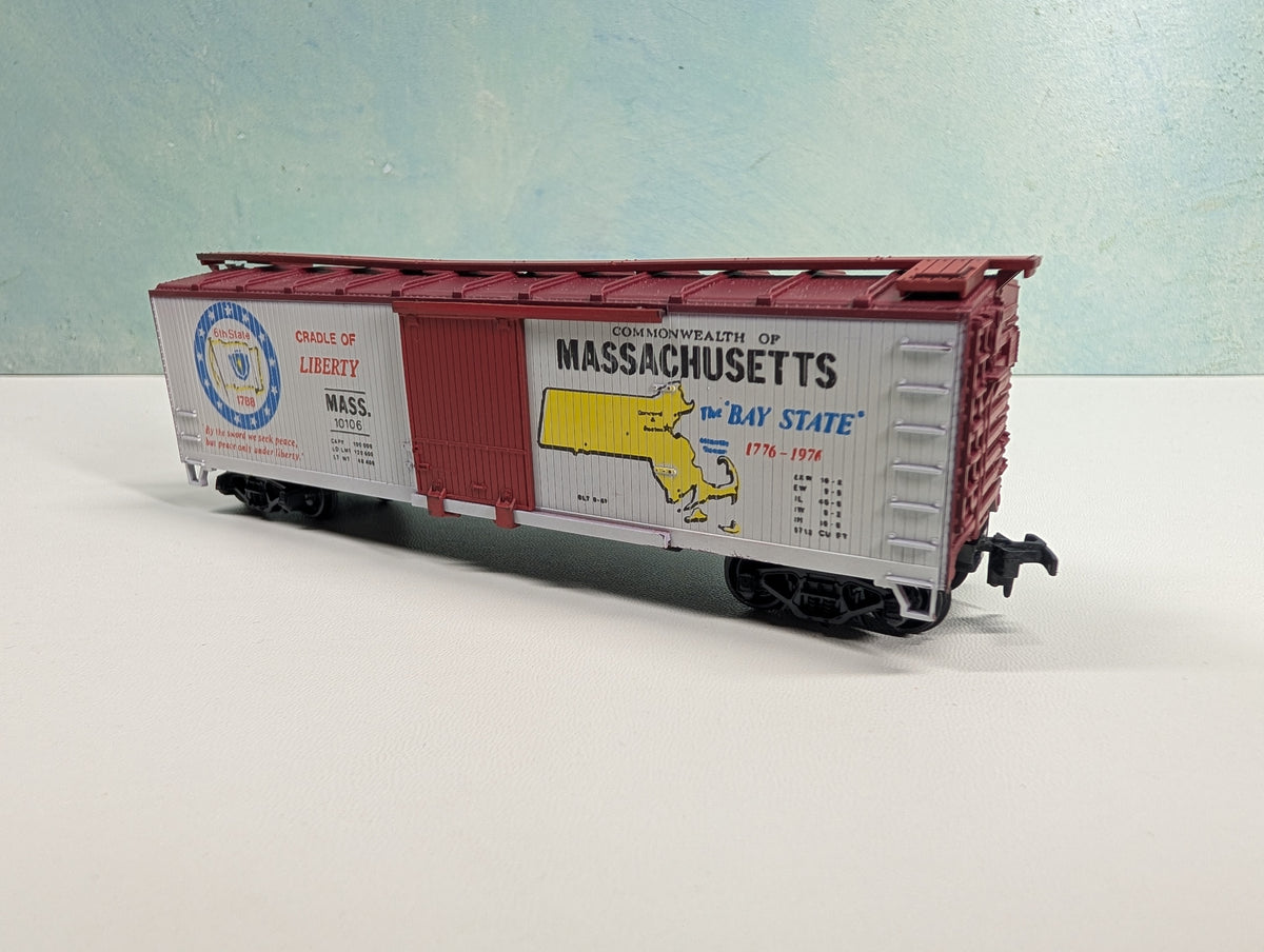 USED TRAIN MINIATURE HO Scale 40' State Car Massachusetts #10106