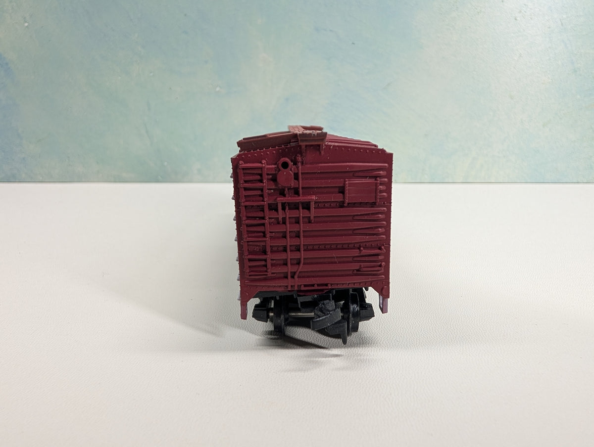 USED TRAIN MINIATURE HO Scale 40' State Car Massachusetts #10106