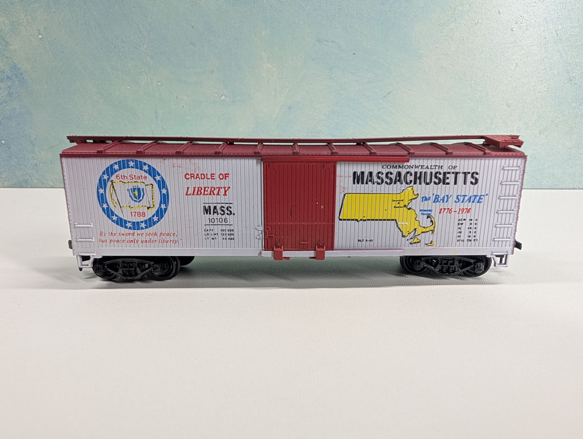 USED TRAIN MINIATURE HO Scale 40' State Car Massachusetts #10106