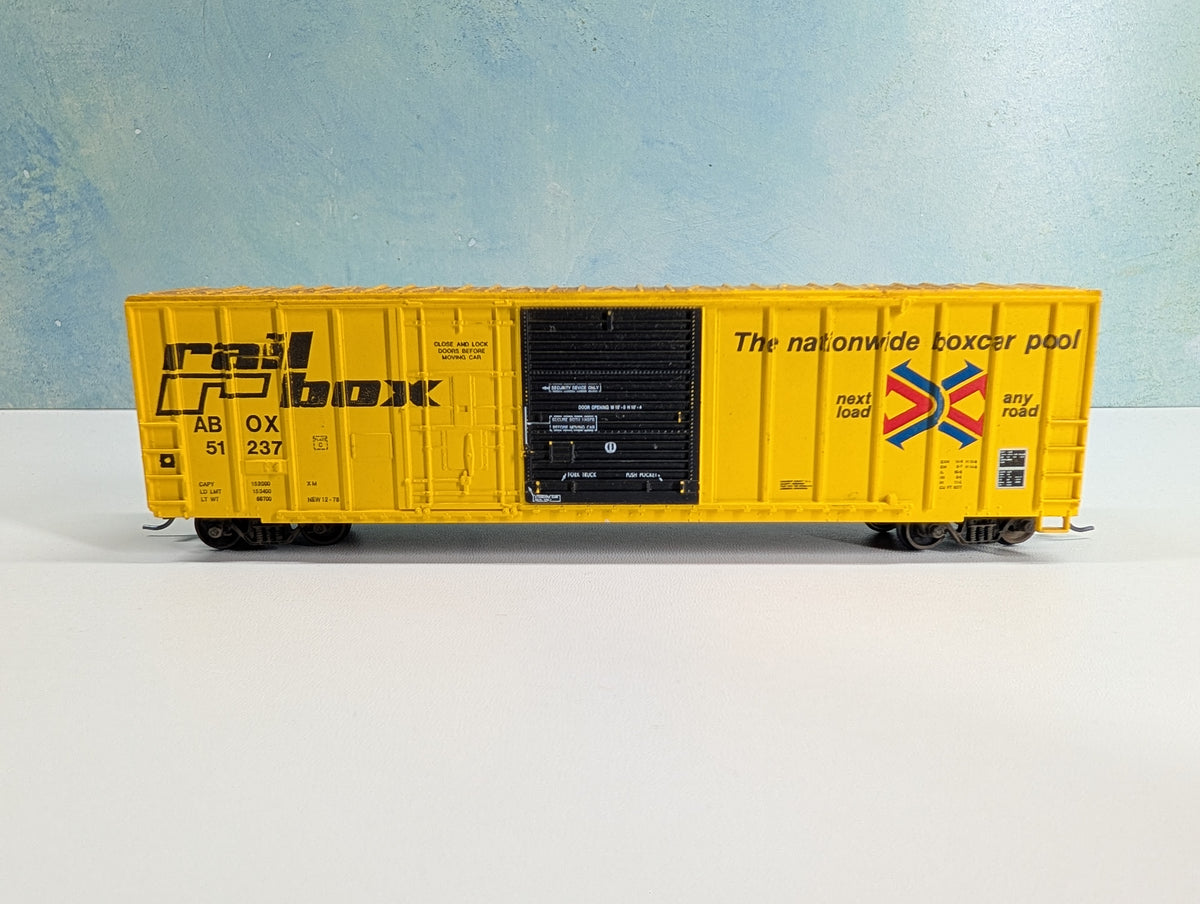 USED Roundhouse HO Scale 50' Box Car Railbox ABOX #51237