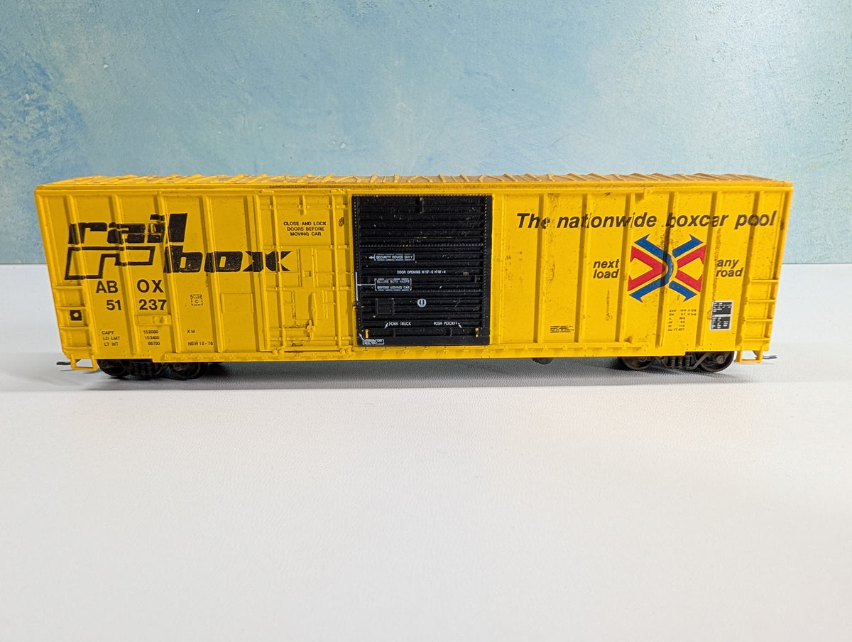 USED Roundhouse HO Scale 50' Box Car Railbox ABOX #51237